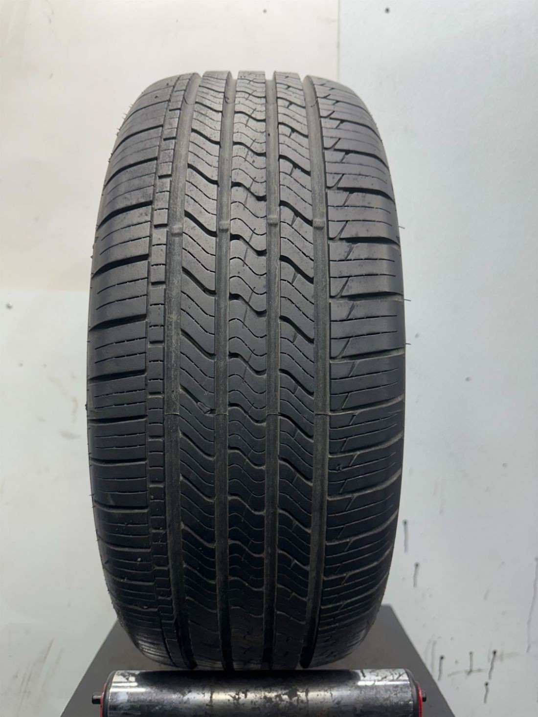 1 Used P225/50R18 GT Radial Maxtour LX 95 V – 10/32