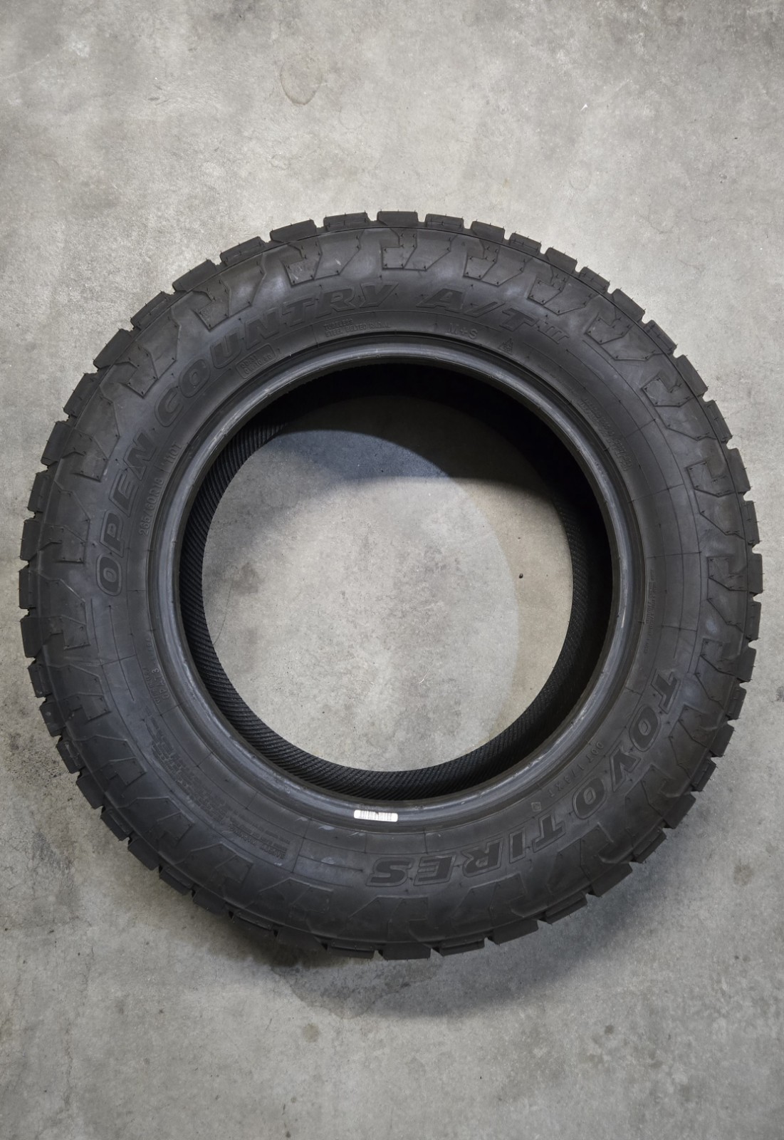 Used Single 265/60R18 Toyo Open Country A/T III 13/32″ M&S Light Truck tire