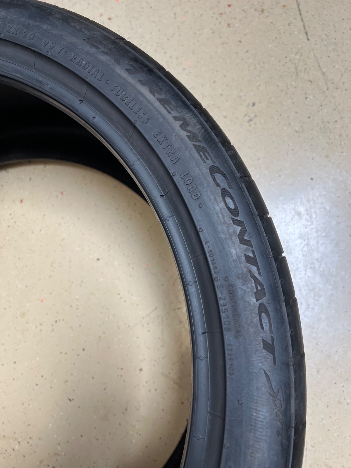 2 – TAKEOFF 265/35ZR20 XL (99Y) Continental ExtremeContact Sport – 7053