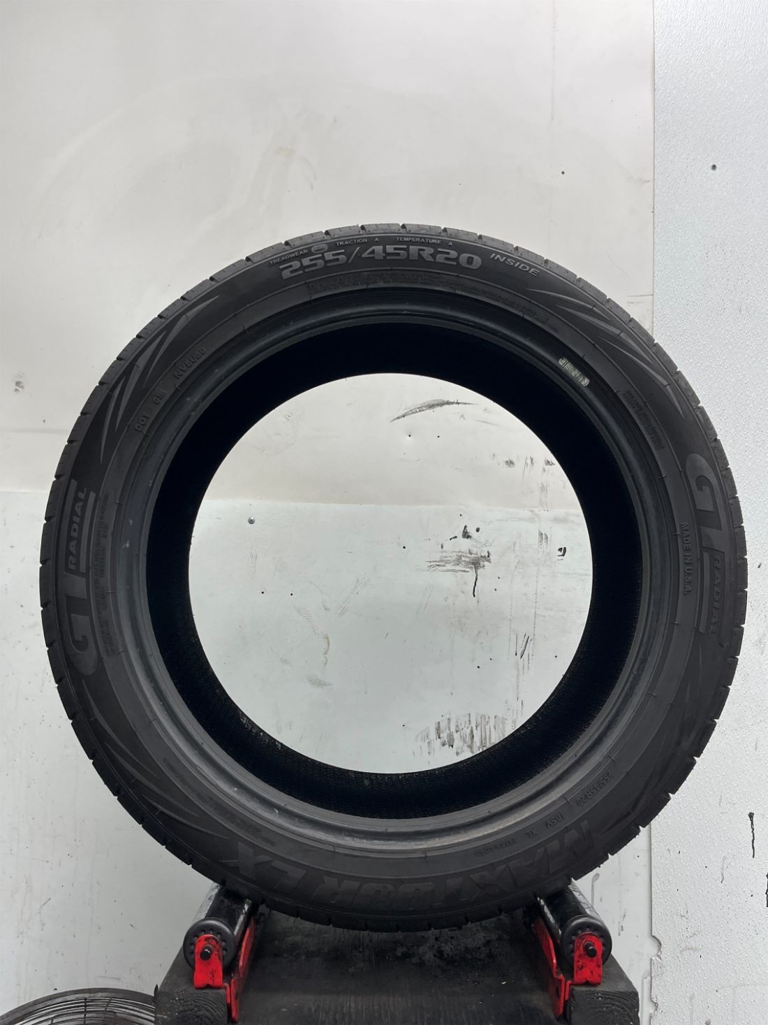 1 Used P255/45R20 GT Radial Maxtour LX 105 V – 9/32