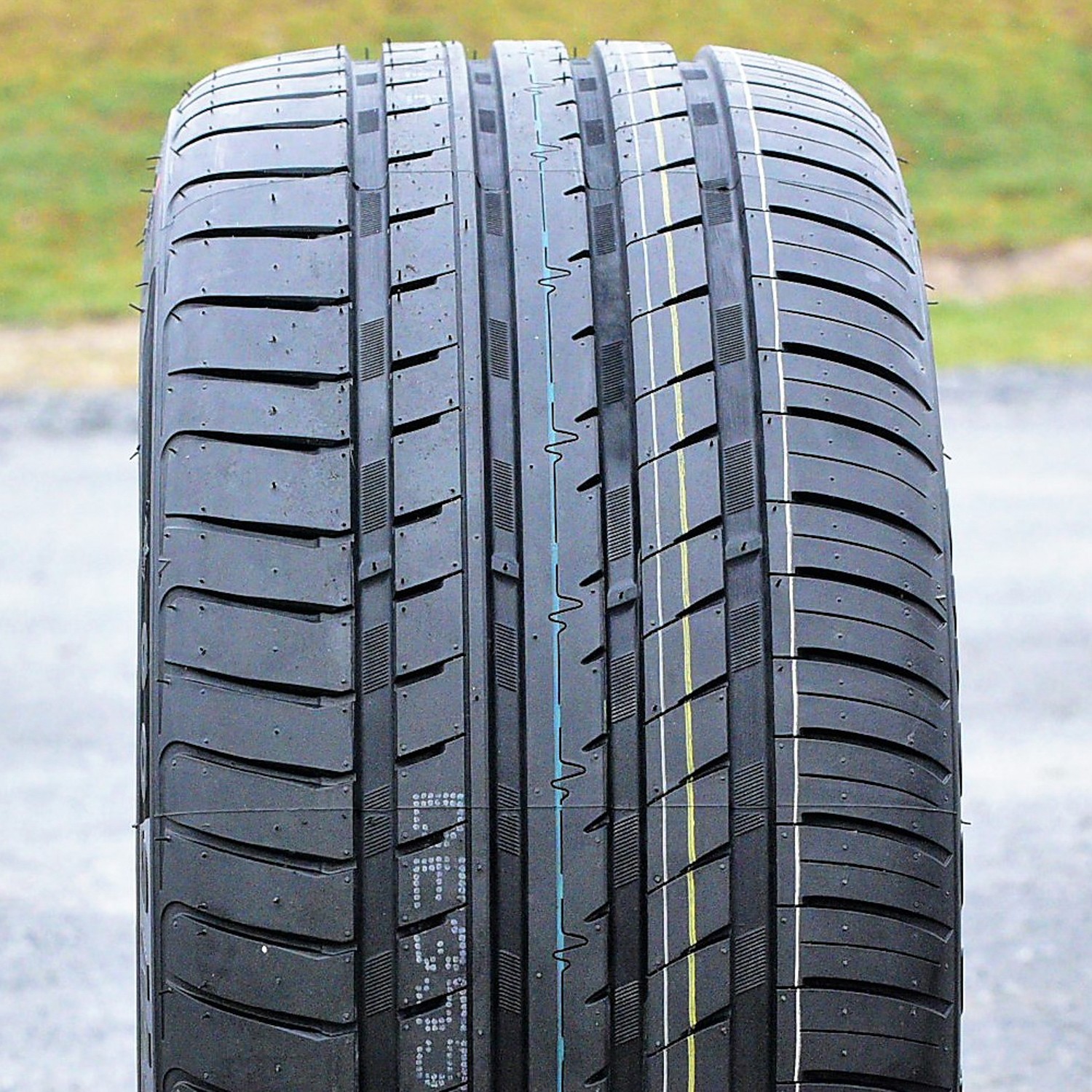 Tire 265/35ZR18 265/35R18 97Y Cosmo MuchoMacho High Performance All Season