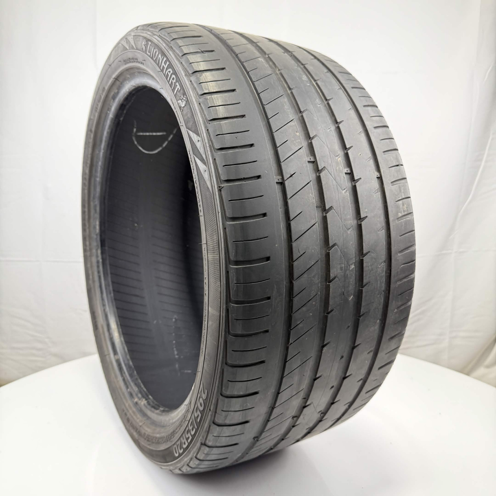 Used 295/35ZR20 Lionhart LH-Five 105Y 4.5/32 (DOT 22)
