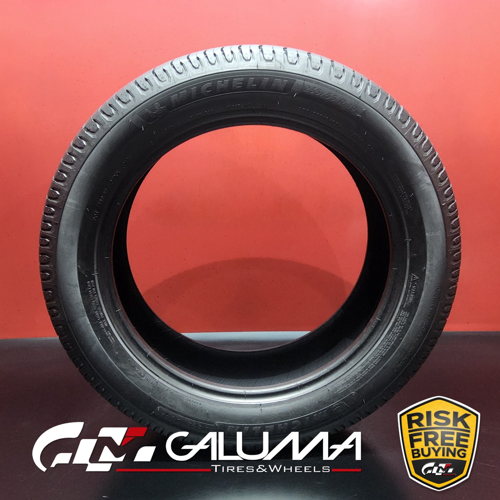 1 (One) Tire Michelin Defender 2 XL 235/55R19 235/55/19 105H No Repairs #94755