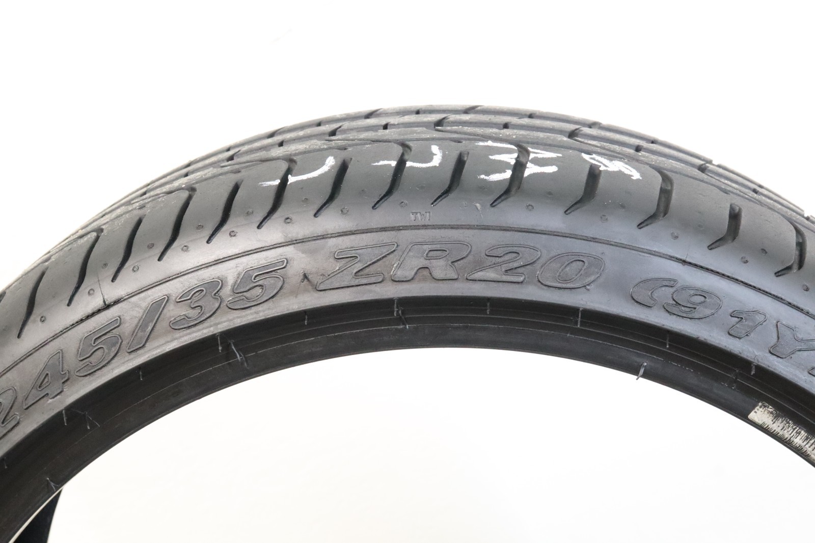 245/35ZR20 Pirelli Pzero Porsche N1 91Y 8/32 DOT 4822 M77