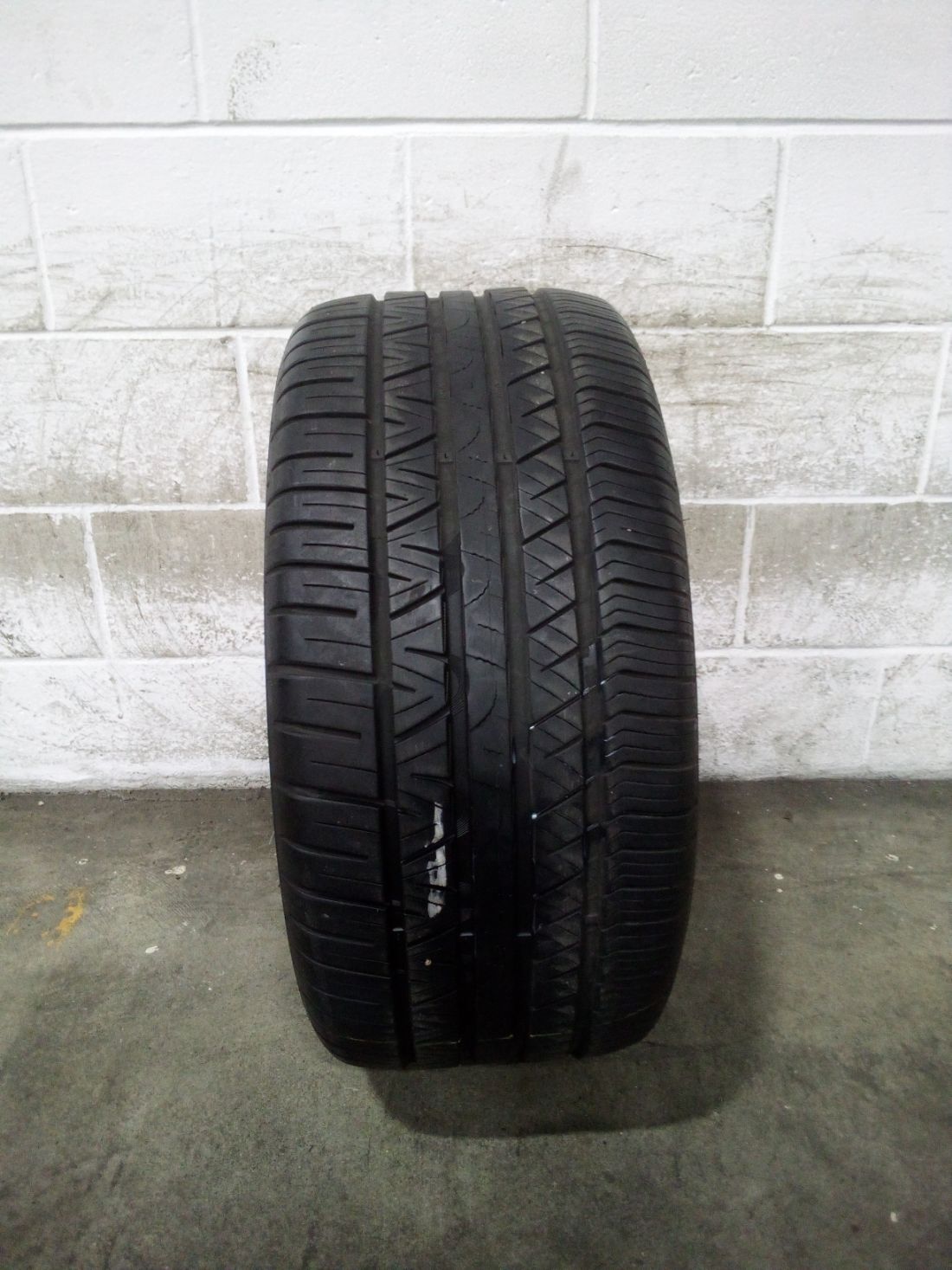1x P275/40R18 Cooper Zeon RS3-G1 7/32 99 W Used Tire 2754018