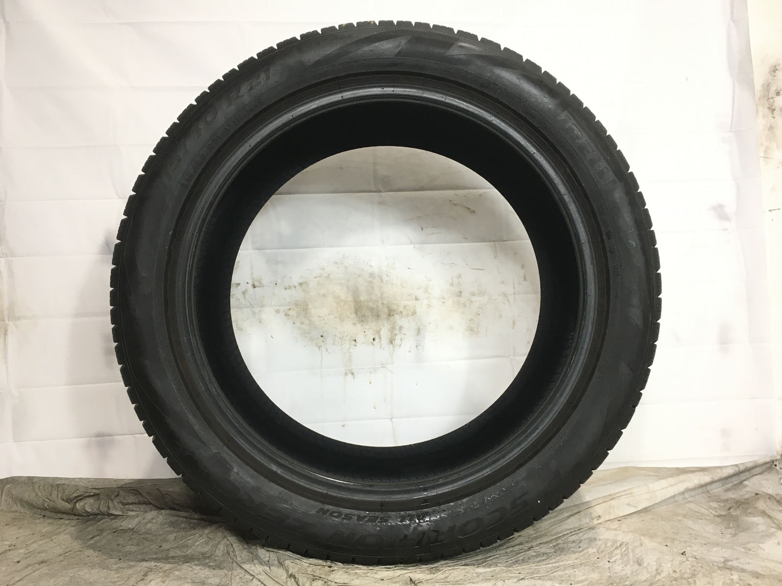 [1] Pirelli Scorpion Zero All Season P315/40R21 315 40 21 Tire 8.5-9.5/32