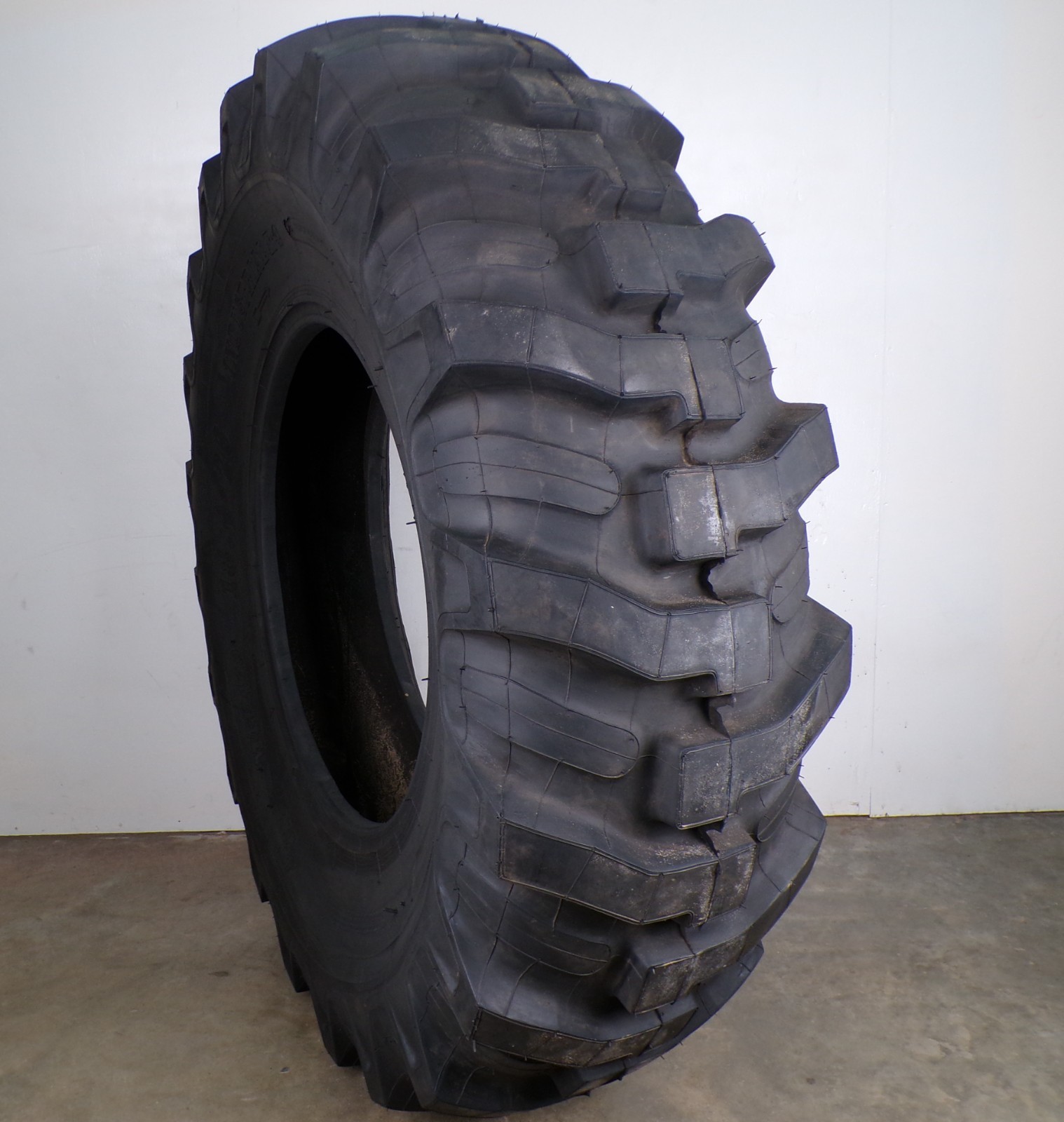 18.4-26 MRL MTU 428 16PLY Industrial R4 New