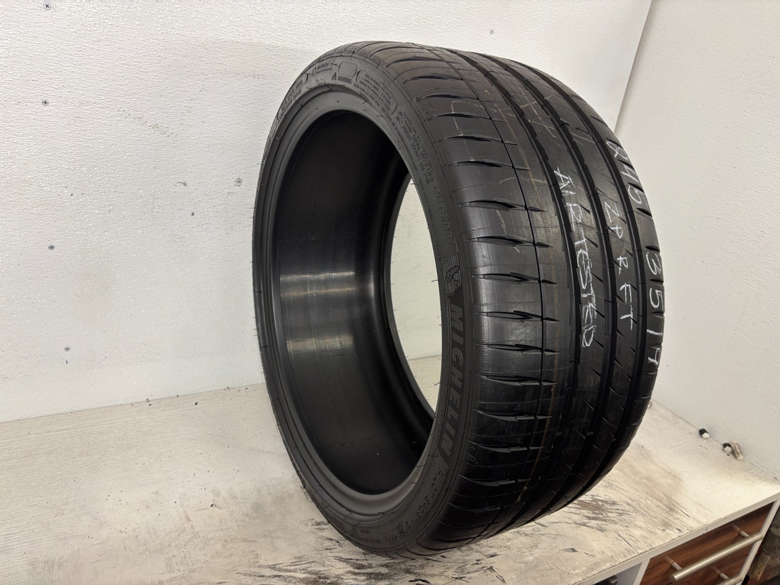 1 Tire 245 35 19 Michelin Pilot Sport 4 S ZP Run Flat (100% Tread) NO REPAIRS