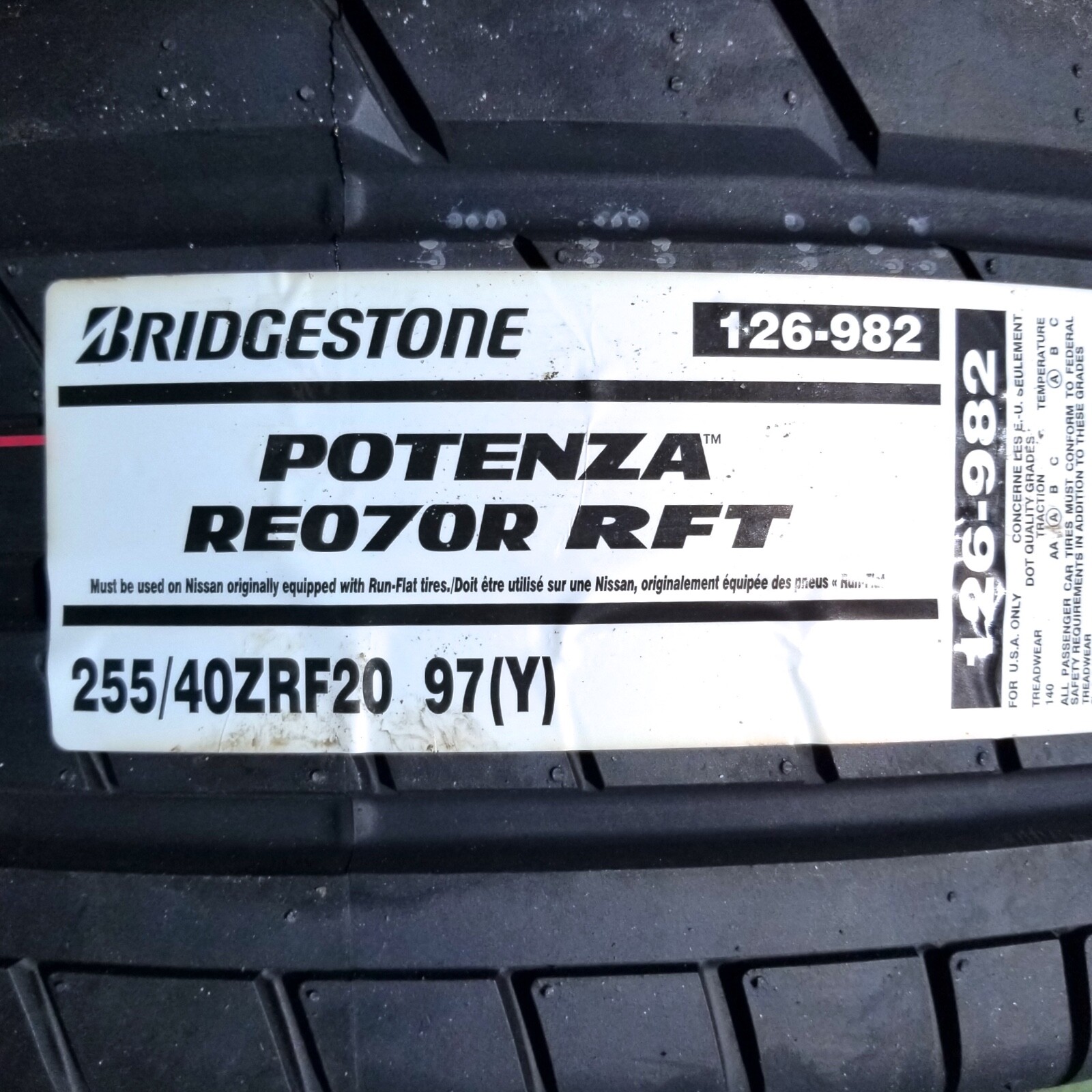 255/40ZRF20 Bridgestone Potenza RE070R Tire RFT 255 40 20 Nissan GTR 255/40R20