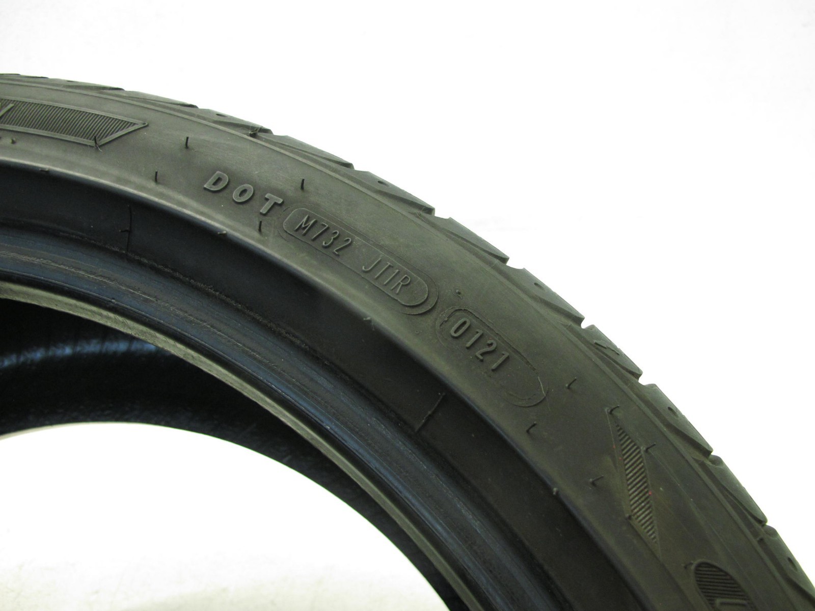 FIXED 7/32 USED GOODYEAR EAGLE SPORT 1 TIRE ALL SEASON 255/35/R19 96W DOT 0121 1