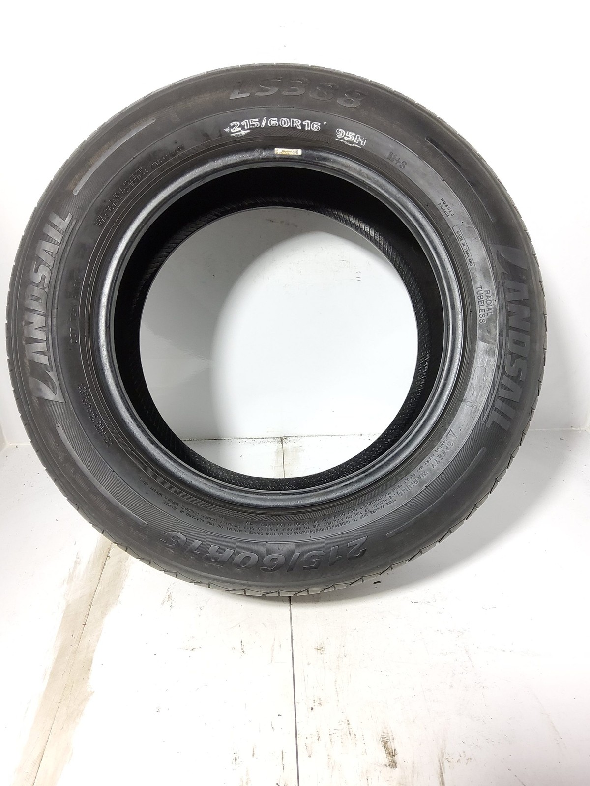 P215/60R16 Landsail LS388 95 H Used 8/32nds