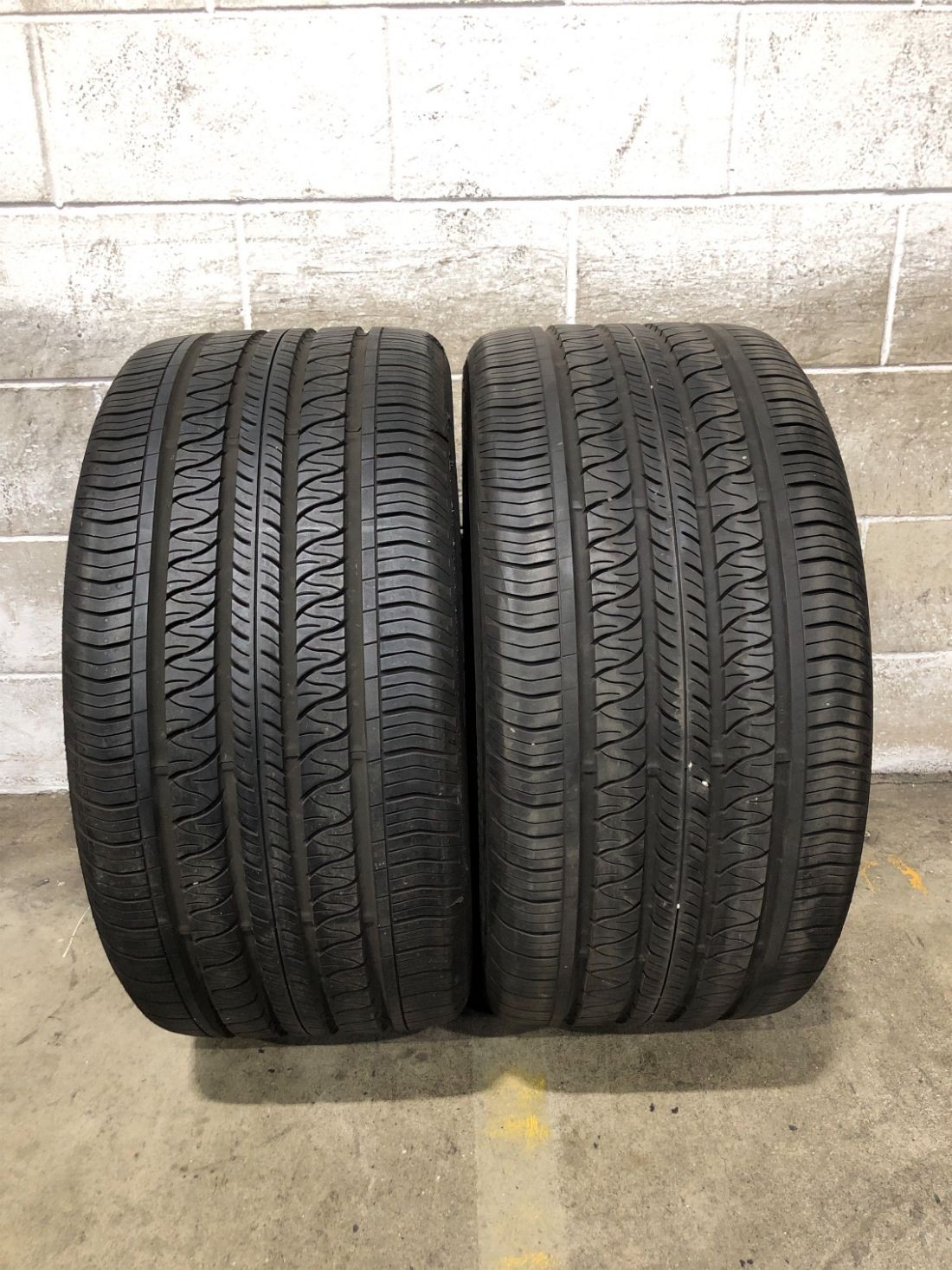 2x P285/40R19 Continental Procontact RX TS 8/32 107 V Used Tires 2854019