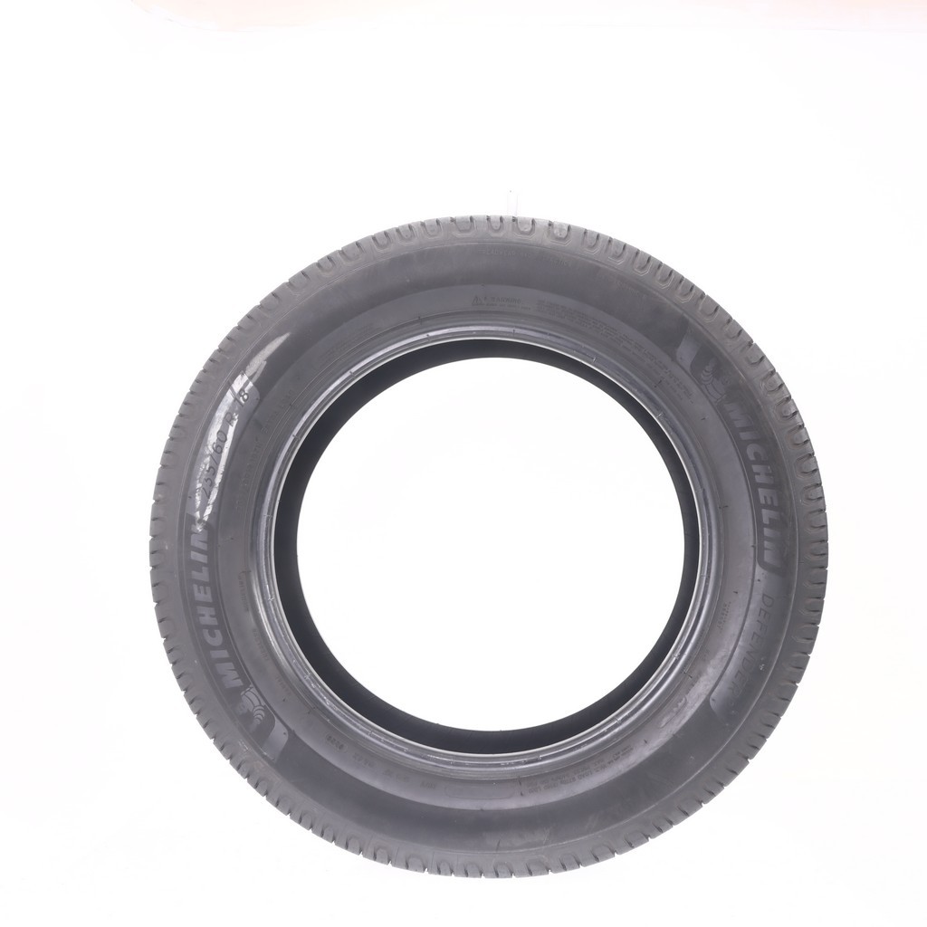Set of (4) Used 235/60R18 Michelin Defender 2 107H – 9-10/32