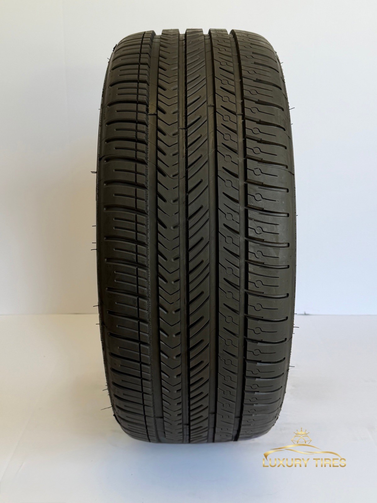 235/45ZR18 98Y Michelin Pilot Sport All Season 4 10/32 DOT 2522 2354518