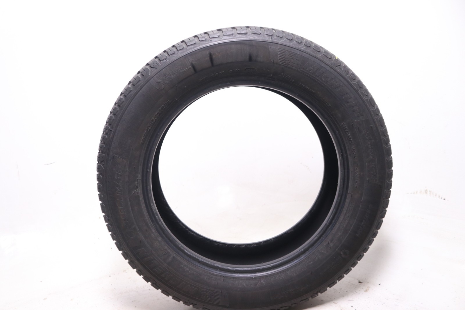 Set of 4 Used 235/60R18 Michelin CrossClimate 2 – 107V – 6-7/32 No Repairs
