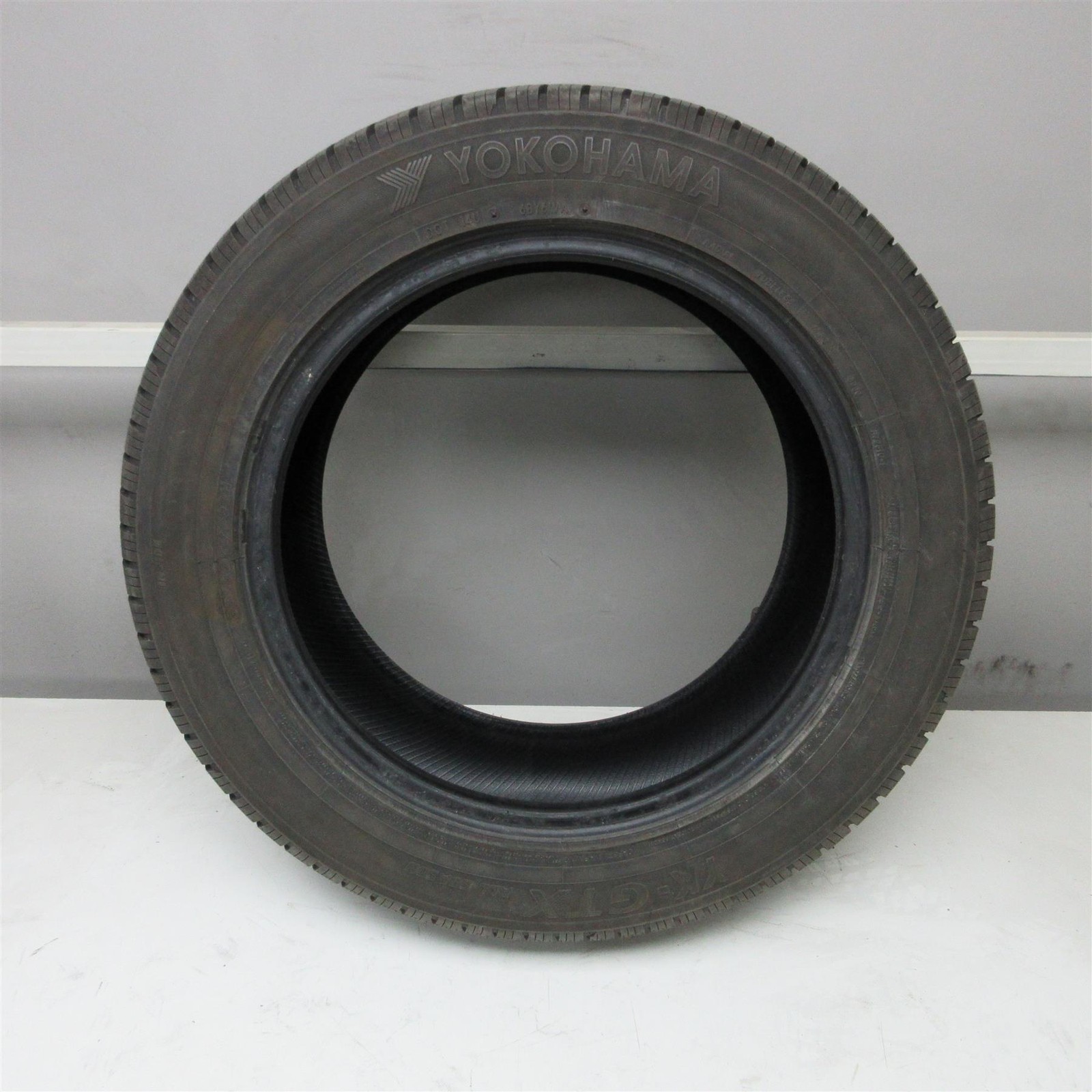 235/55R17 Yokohama yk-GTX All Season 99H Used Tire (11/32nd) NO PATCHES! (QTY 1)