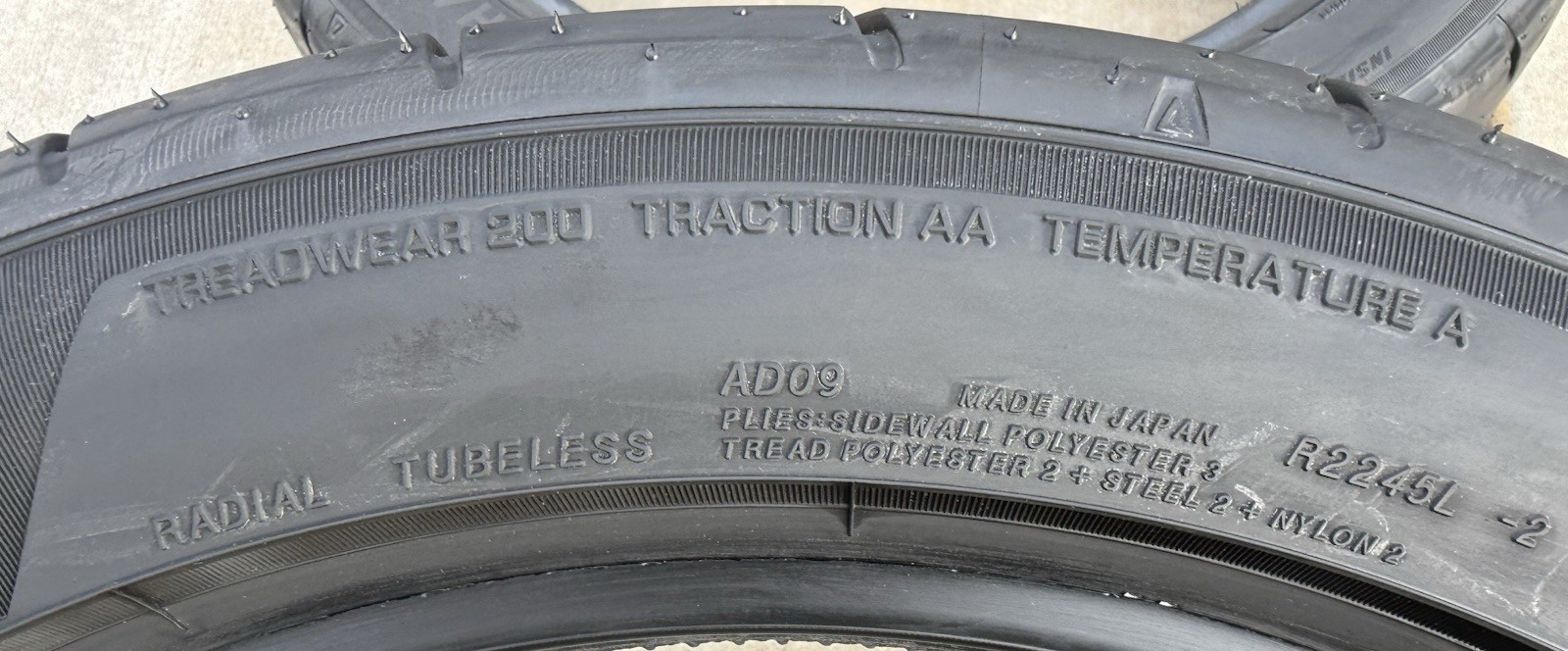 Set of TWO BRAND NEW 255/40R18 99W Yokohama ADVAN NEOVA AD09 Tires 2554018