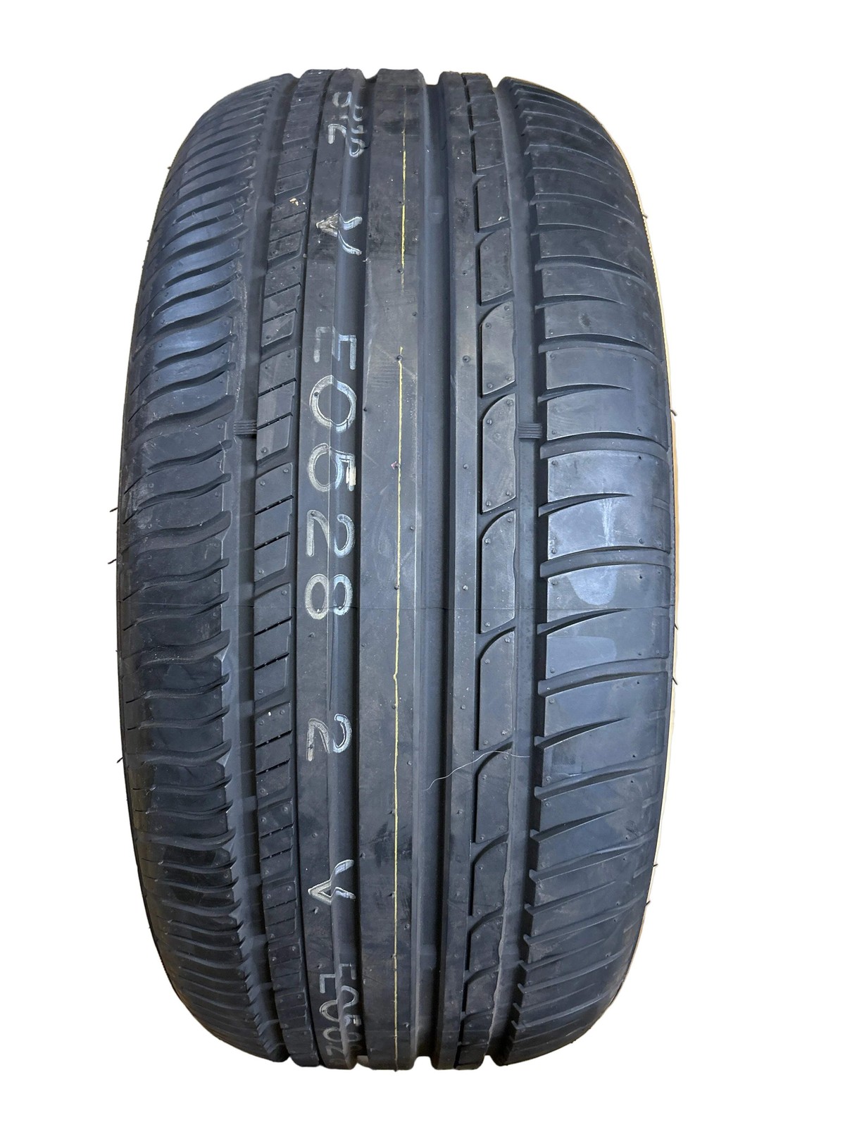 NOS 2 FEDERAL COURAGIA F/X BSW P 255 40 20 101Y XL HIGHWAY TIRE 40EL0A