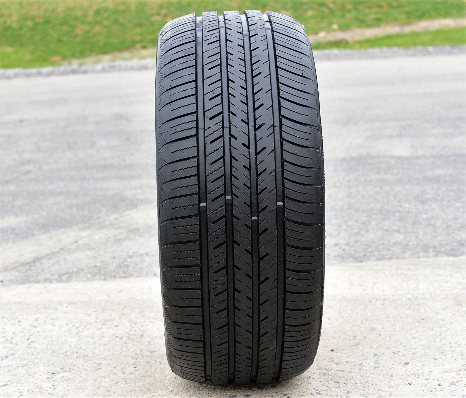 4 New Atlas Force UHP 2x 245/40R18 97Y 2x 275/35R18 95Y Performance Tires
