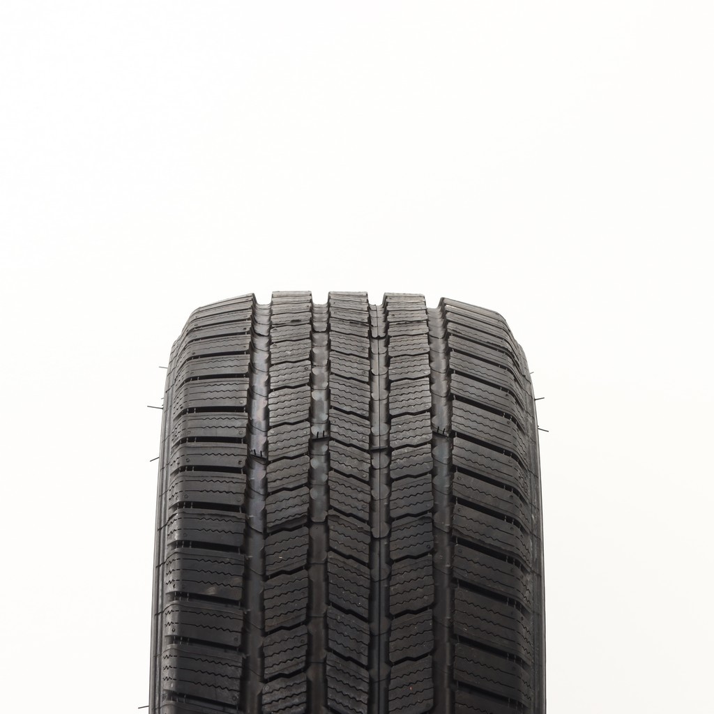 New 235/45R19 Michelin Defender LTX M/S 95H – 11/32