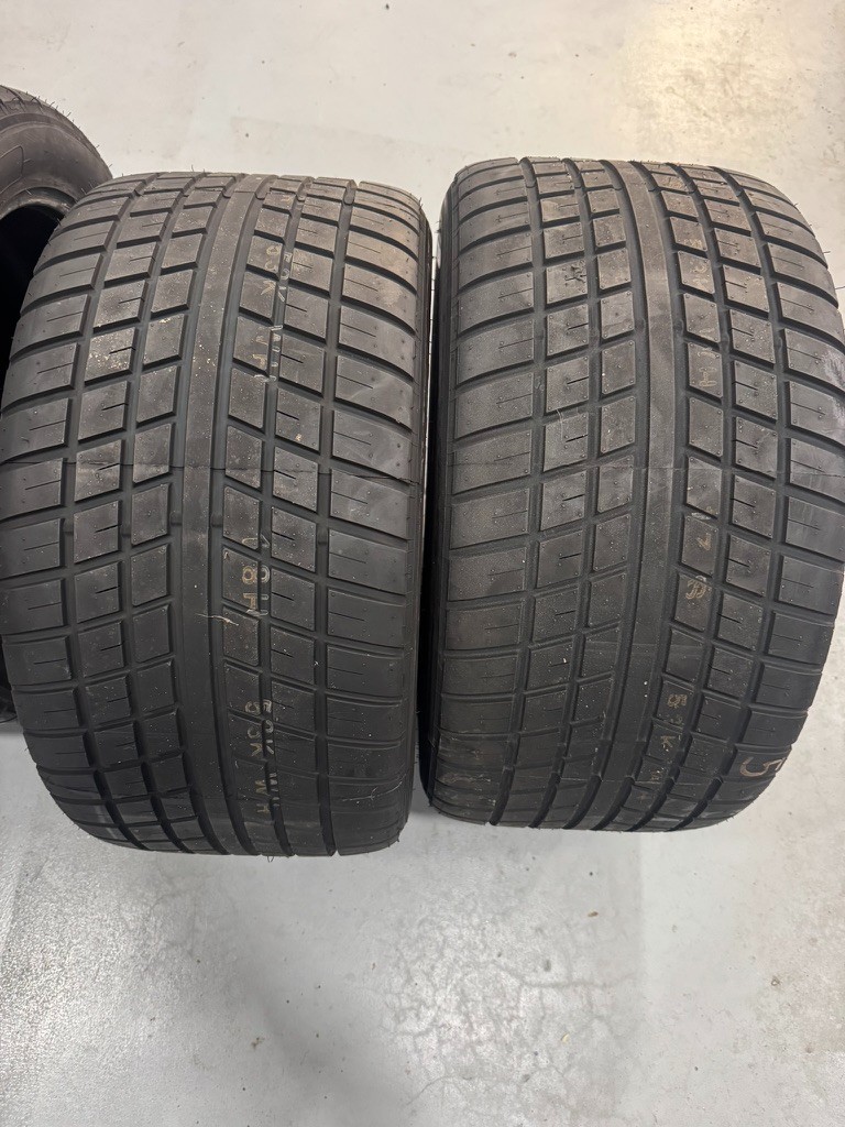 305/680-18 Pirelli racing tires wets