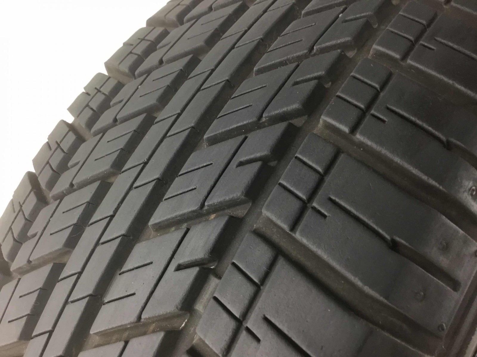P225/65R17 Ironman RB-SUV OWL 102 T Used 9/32nds
