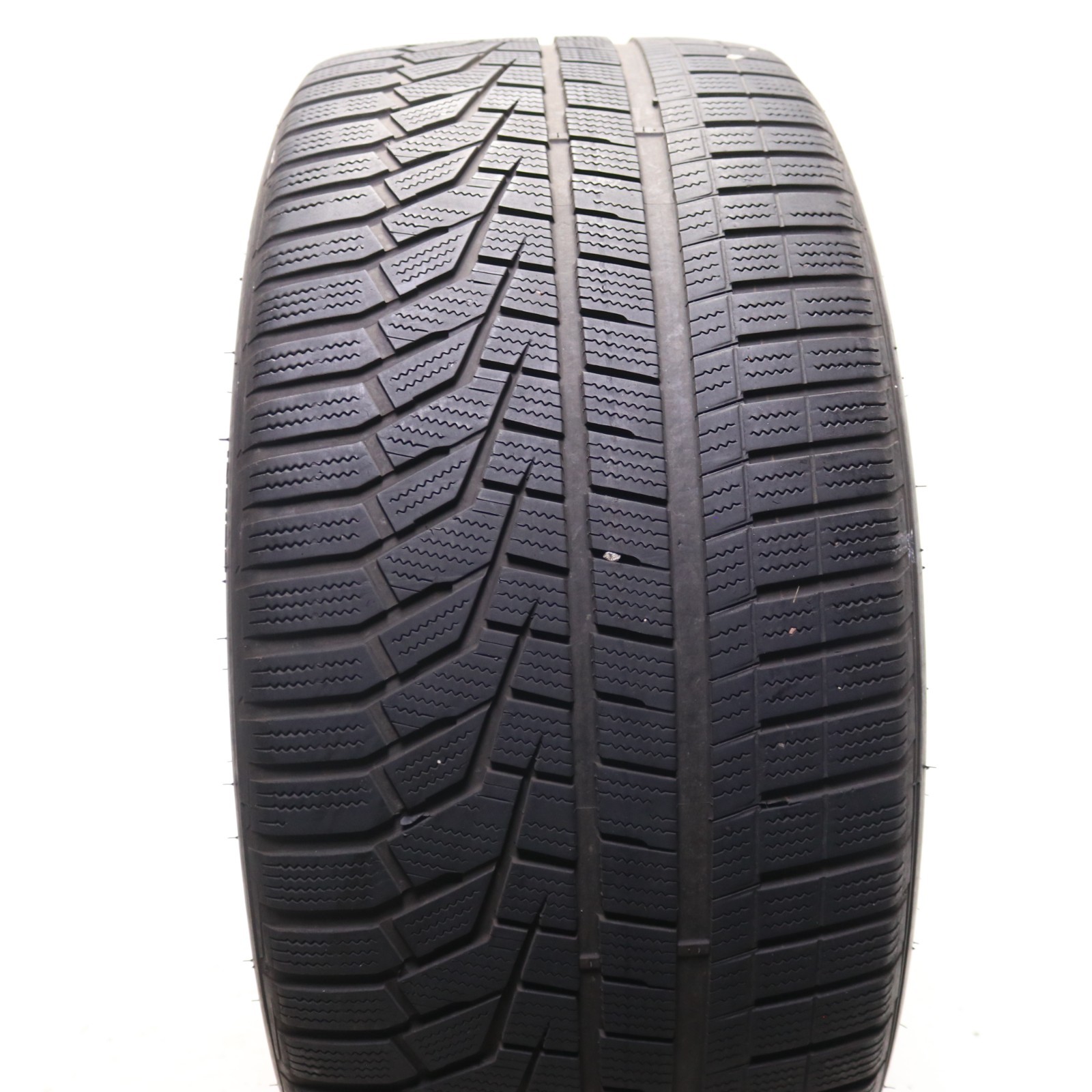 Used 295/35R23 Hankook Winter i*cept evo2 SUV AO – 108W – 6/32 No Repairs