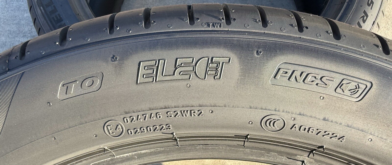 4X BRAND NEW Pirelli P Zero PZ4 Tesla Model S Tires 2X 255/45R19 & 2X 285/40R19!