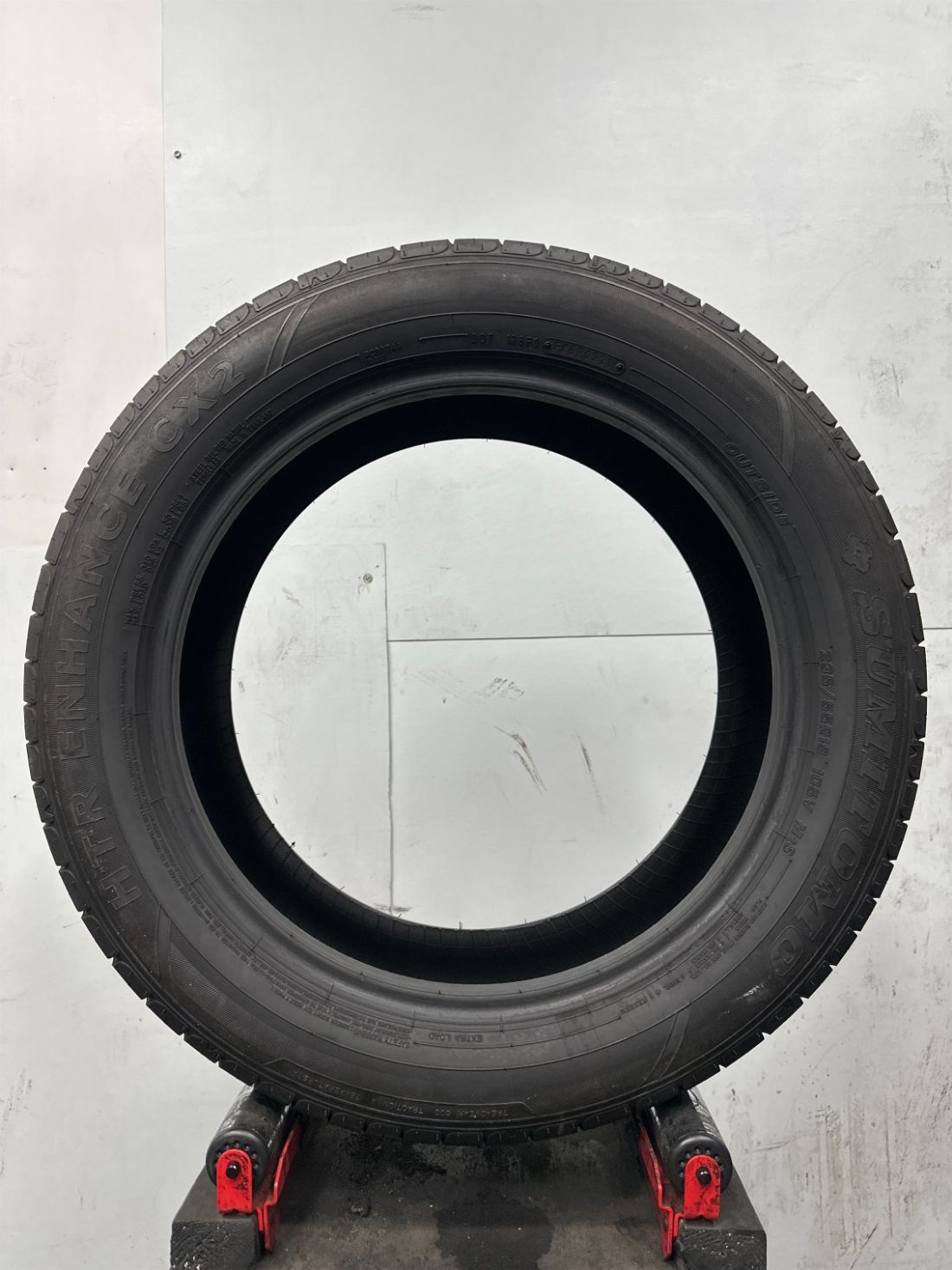 1 Used Sumitomo HTR Enhance CX 2 P235/55R19 2355519 235/55/19 105 V – 9/32