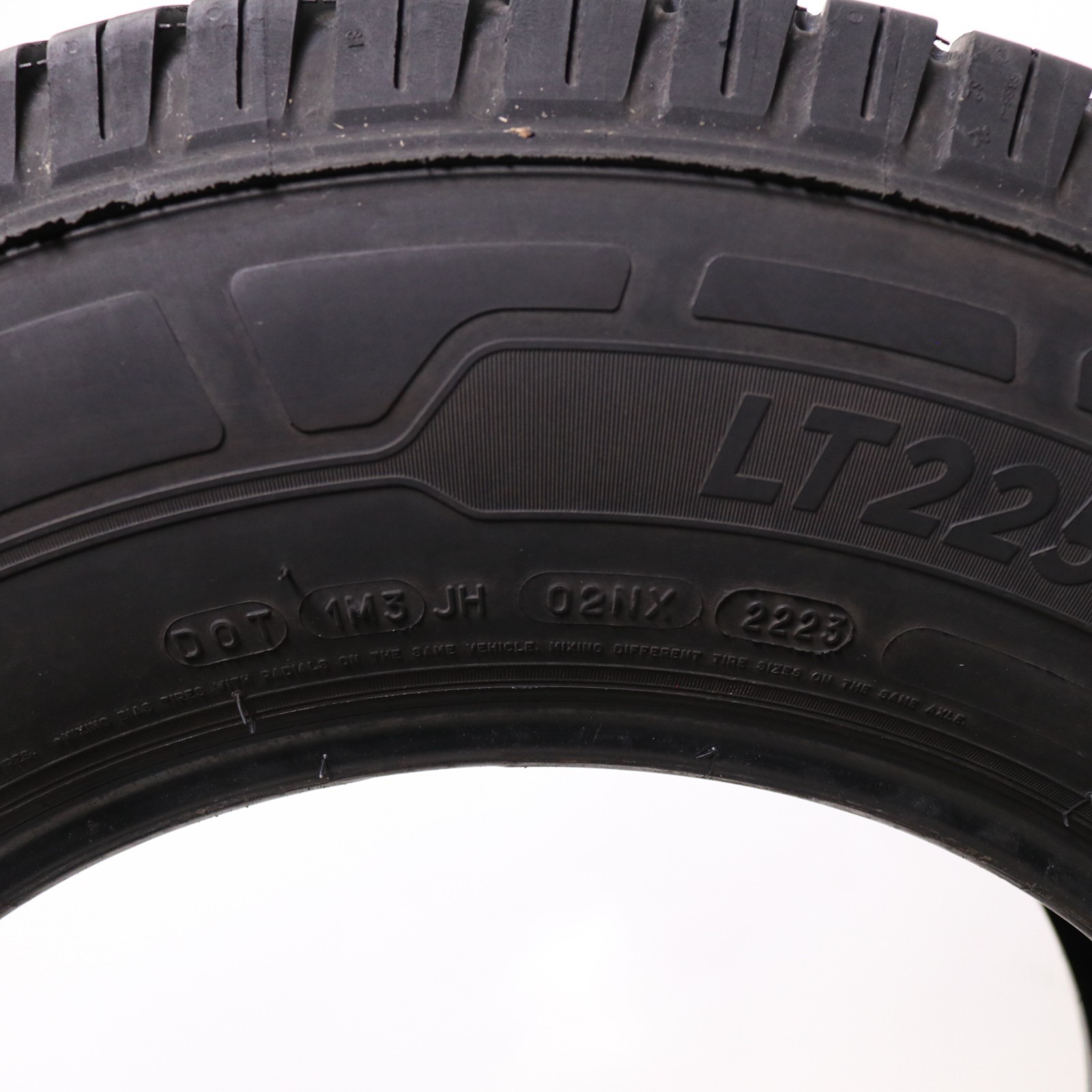 Set of 4 Used LT 225/75R16 Michelin Agilis CrossClimate – 115/112R – 6-7/32