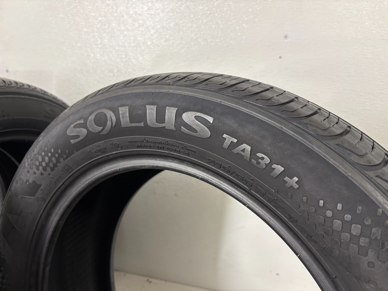 NO SHIPPING ONLY LOCAL PICK UP Set 4 Tires 215 55 17 Kumho Solus TA31