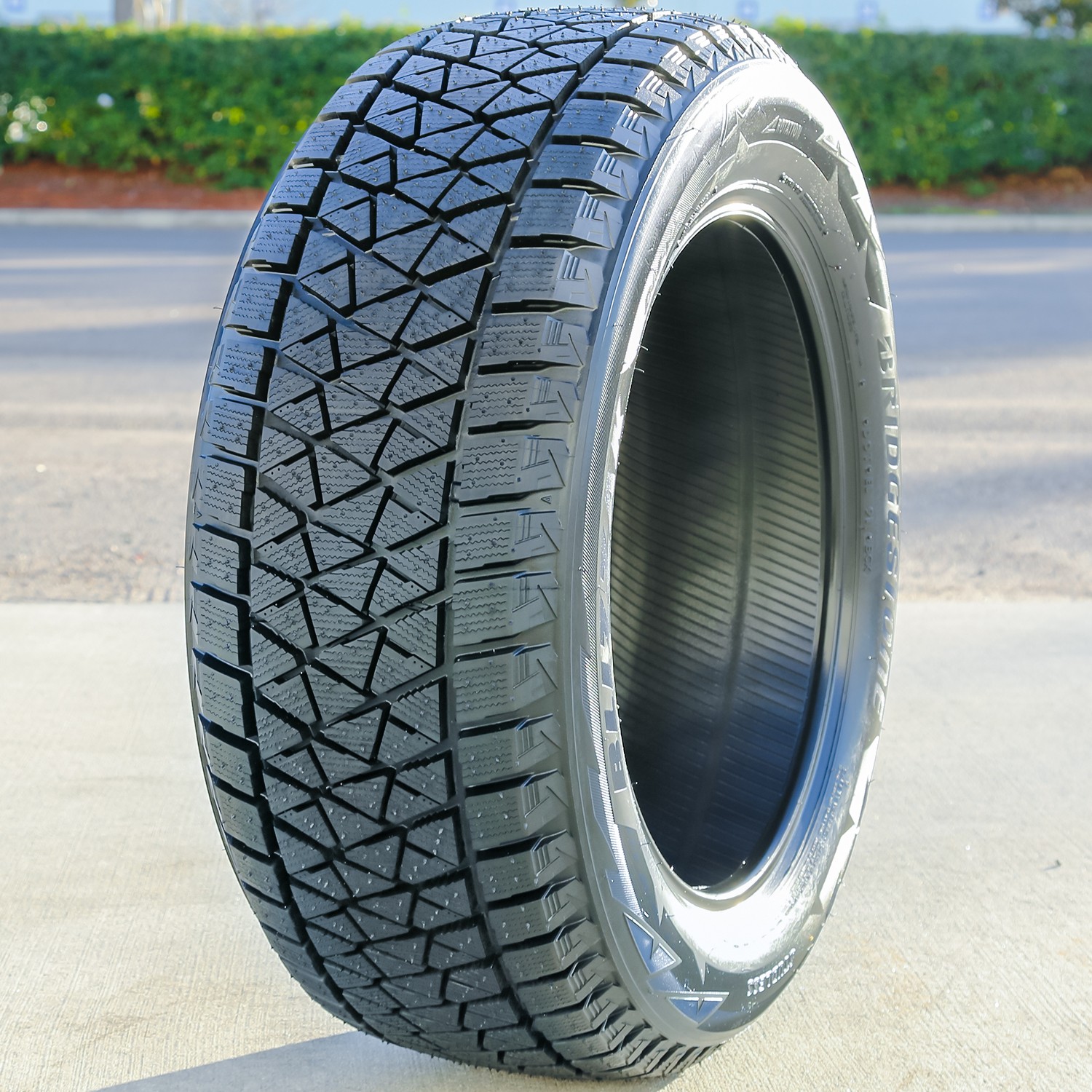 Tire Bridgestone Blizzak DM-V2 265/70R16 112R (Studless) Winter TakeOff