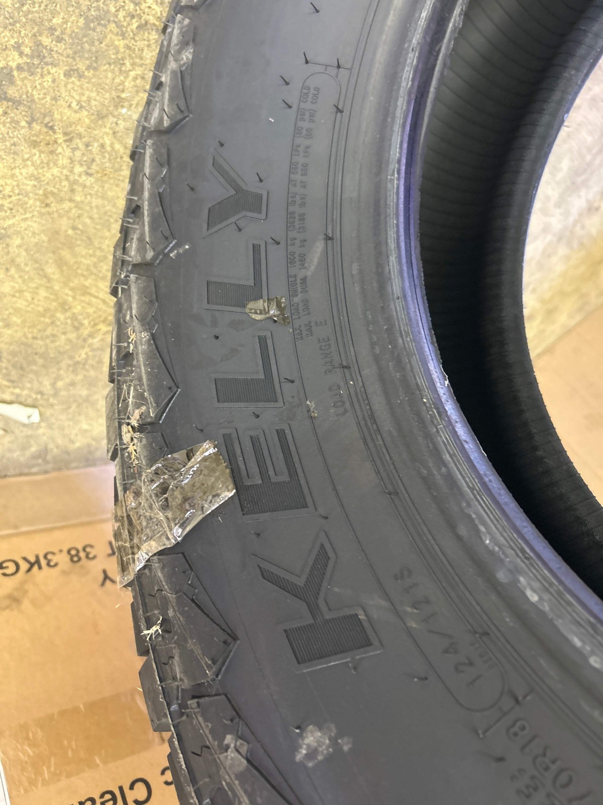 KELLY SAFARI AT BSW LT 265 70 18 124/121S 10PLY MUD TIRE 357080343