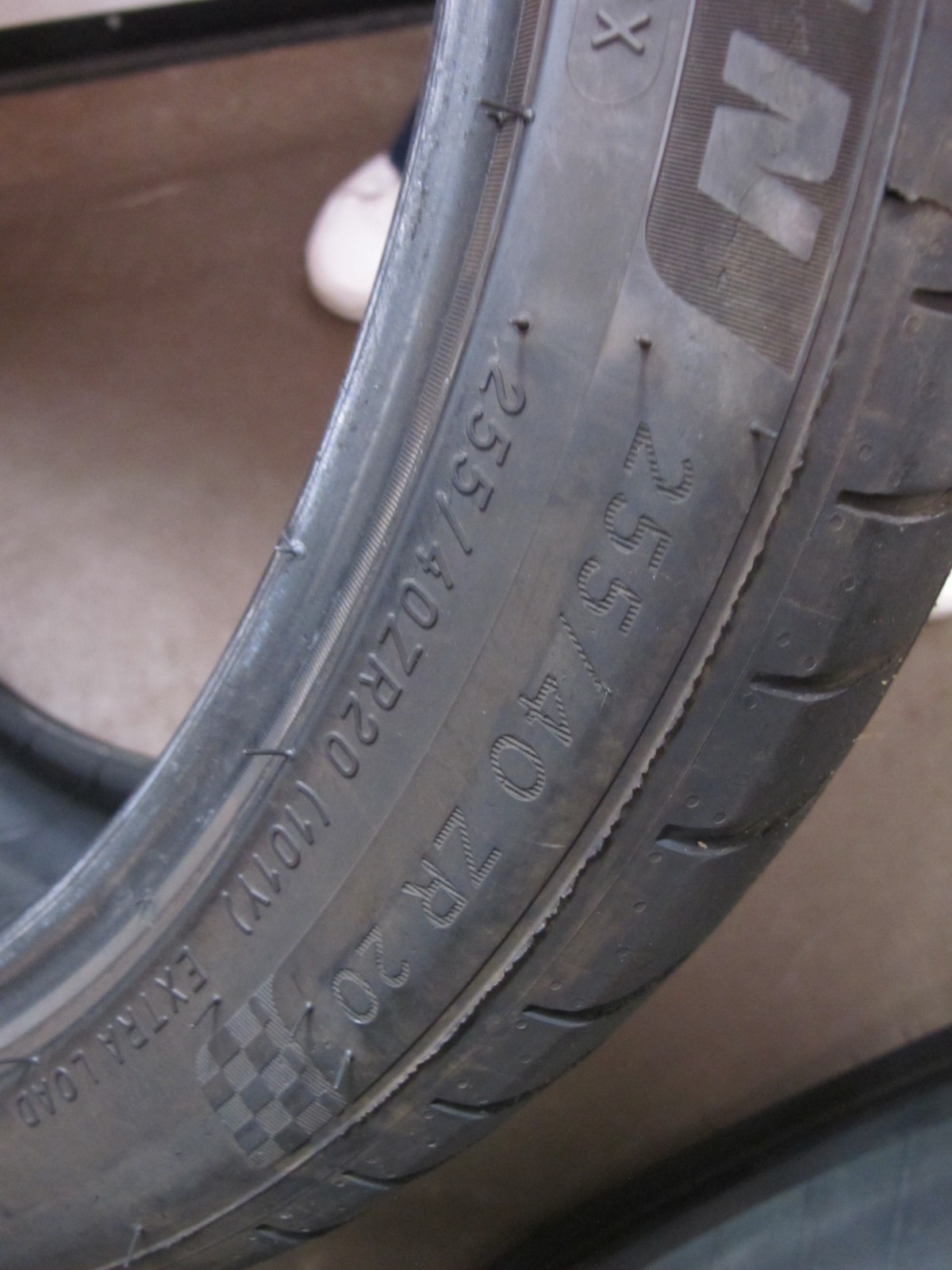 Used 255/40ZR20 Michelin Pilot Sport All Season 4 – 101Y – 4.5-5/32 One Plugged