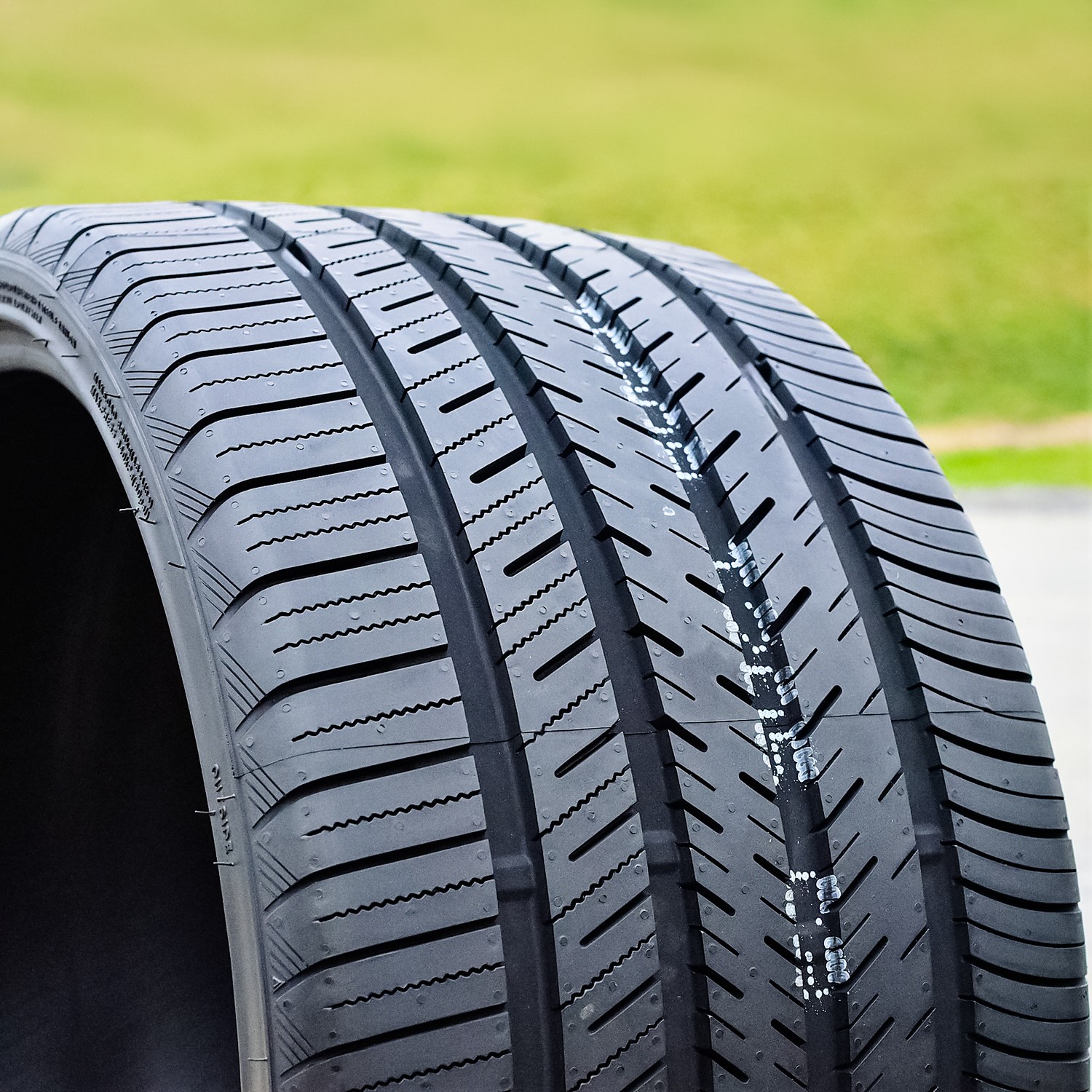 4 Tires Atlas Force UHP 295/30R22 103V XL AS A/S Performance Tire