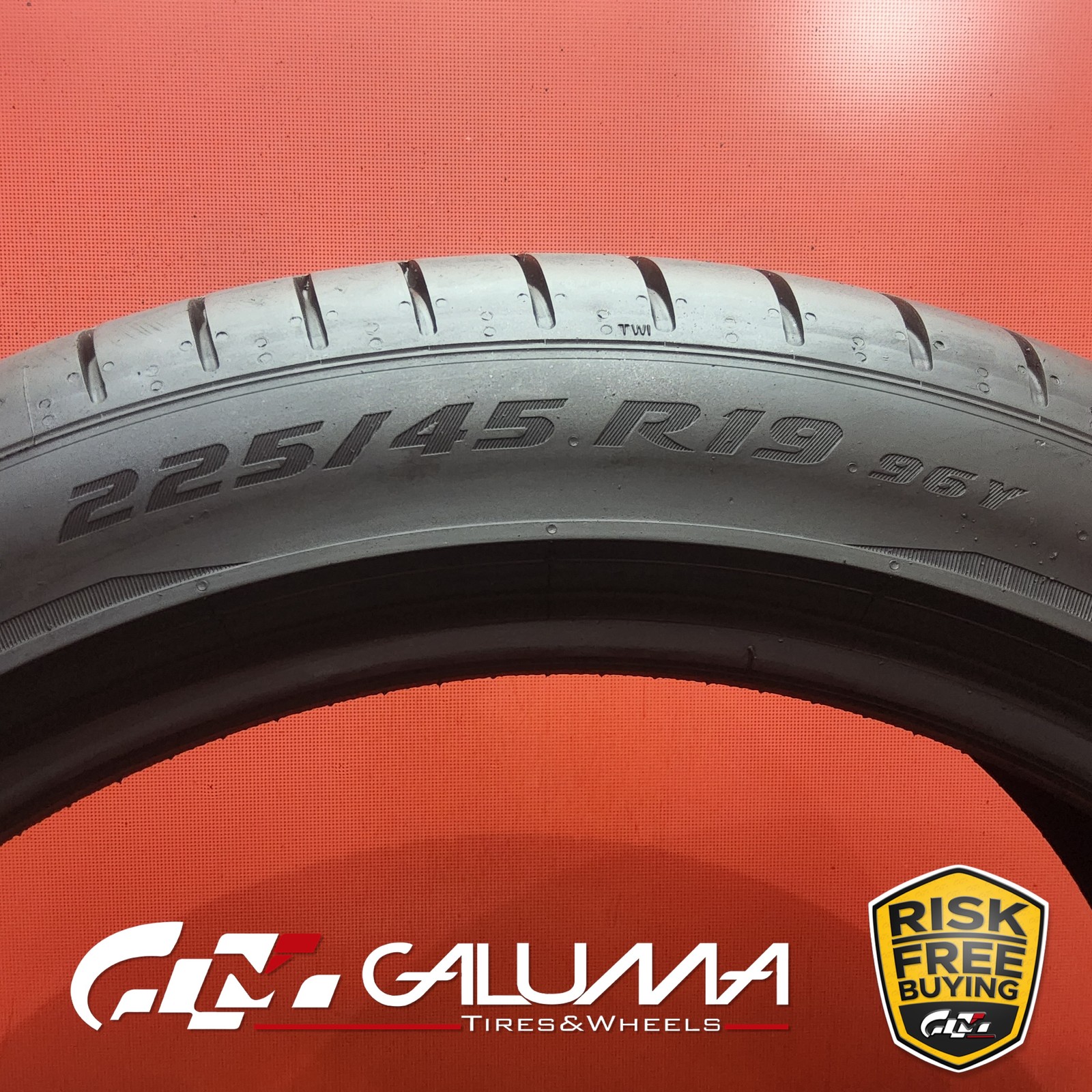 Set of 2 Tires LikeNEW Pirelli P-Zero (PZ4) ★ XL 225/45R19 96Y No Repairs #96177