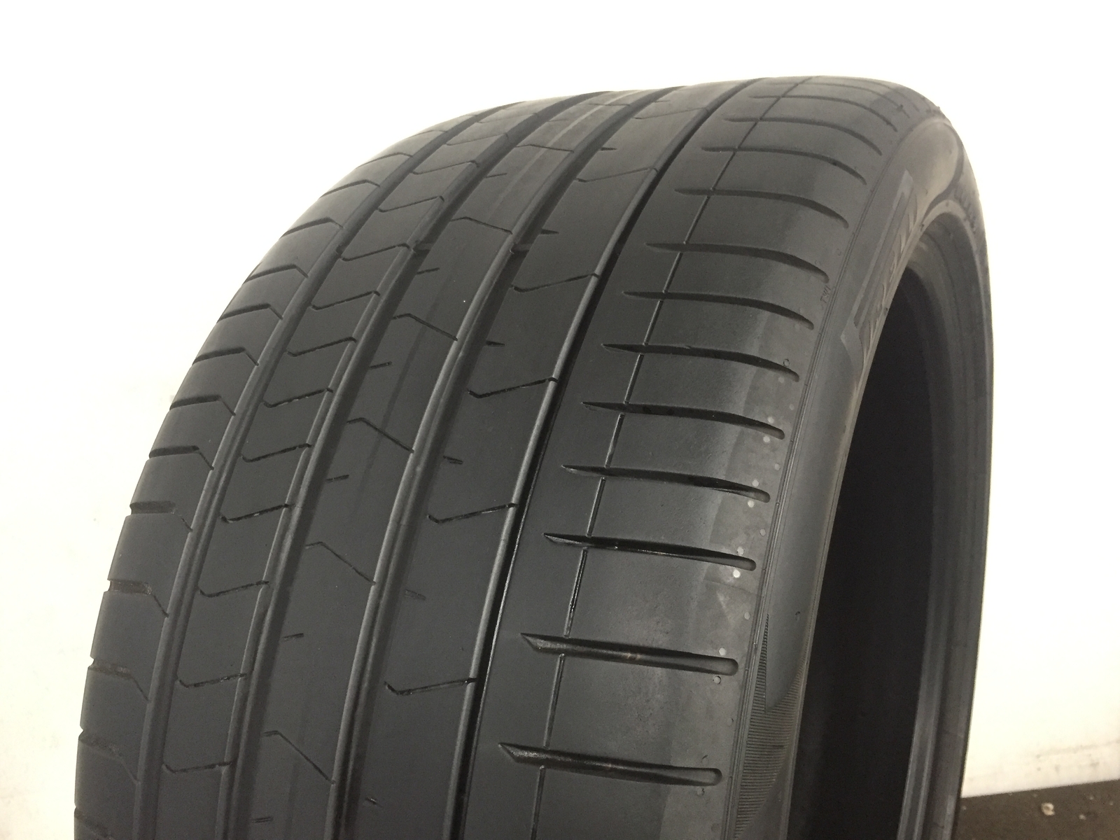 [1] Pirelli P Zero PZ4 Run Flat P315/35R21 315 35 21 Tire 7.75/32