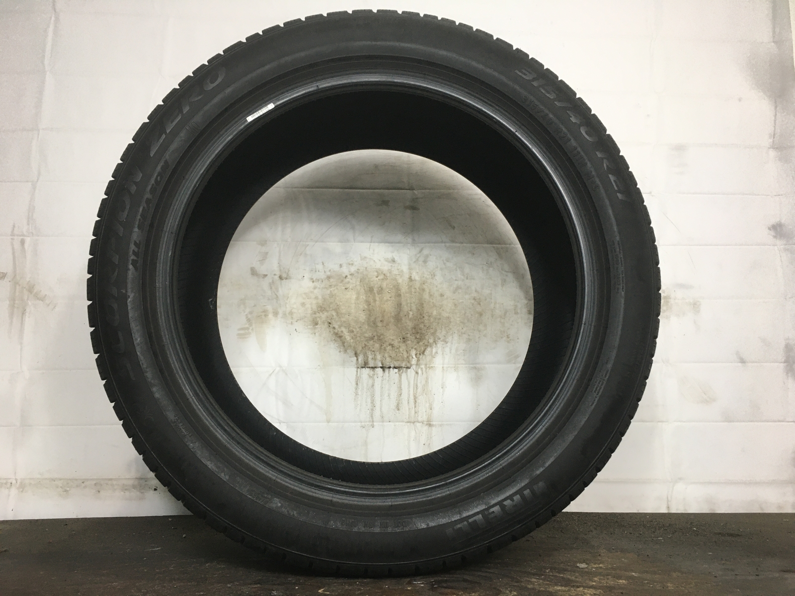 [1] Pirelli Scorpion Zero All Season P315/40R21 315 40 21 Tire 8.25-9.0/32