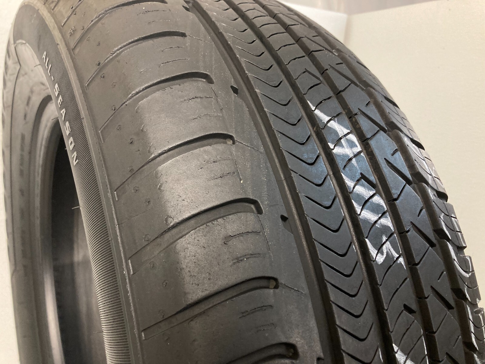 1 Tire 255 60 18 Goodyear Eagle Sport AO A/S (8.0/32 Tread) 108H
