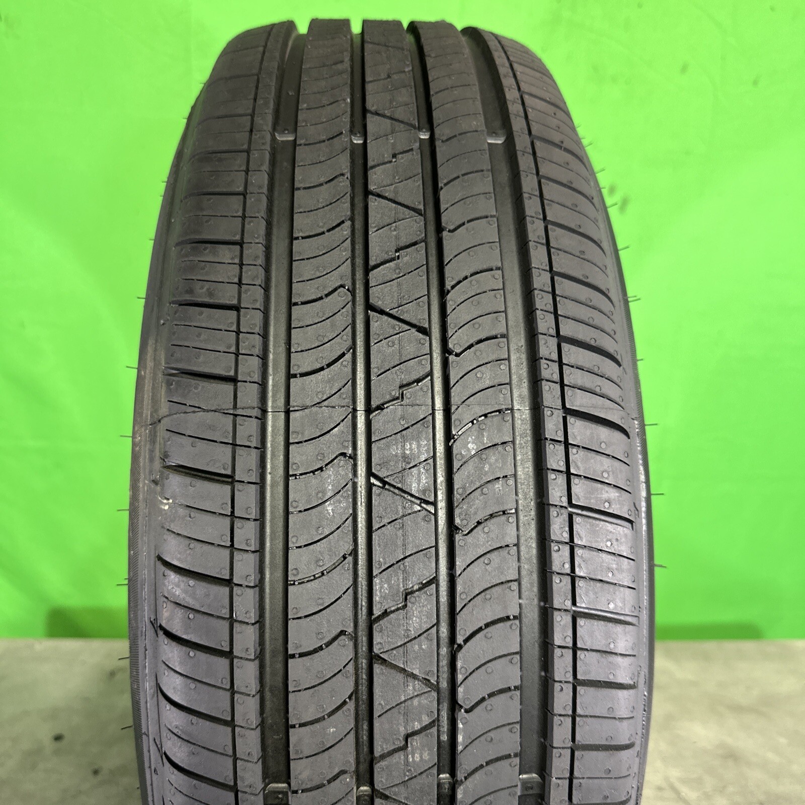 Single,New-225/65R17 Mastercraft Courser Quest plus 102H DOT 4922