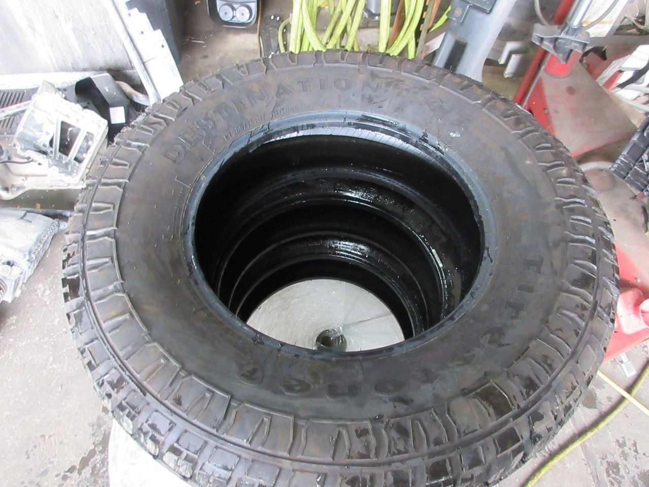 LT 255/75R17 Firestone Destination X/T – 111/108T 14/32nds