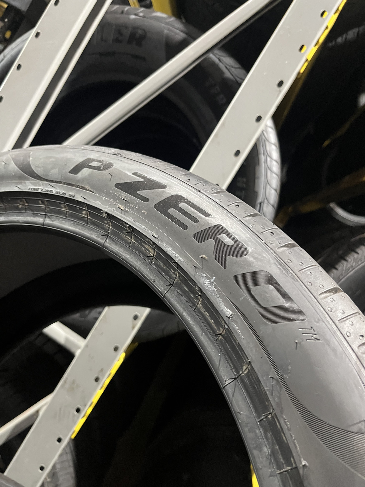1 Tire Pirelli P Zero PZ4 MO-S PNCS 325/35R23 111Y DOT.1524 4.5/32 NO Patch