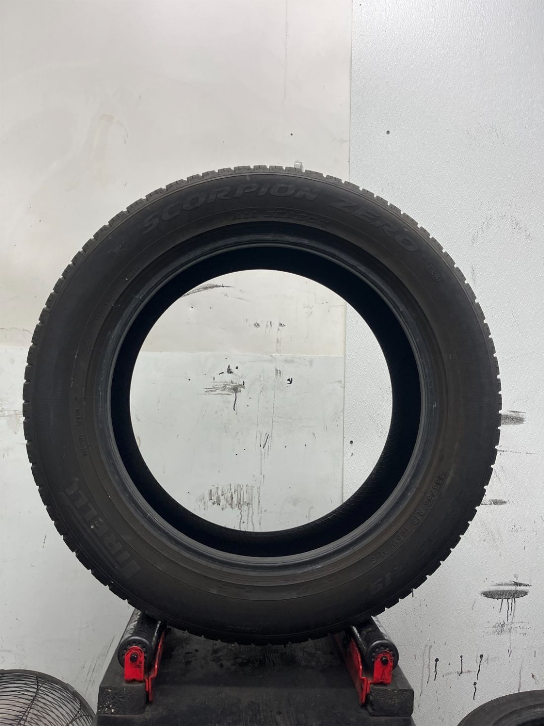 1 Used P235/55R19 Pirelli SCORPION ZERO ALL SEASON 105 W – 10/32
