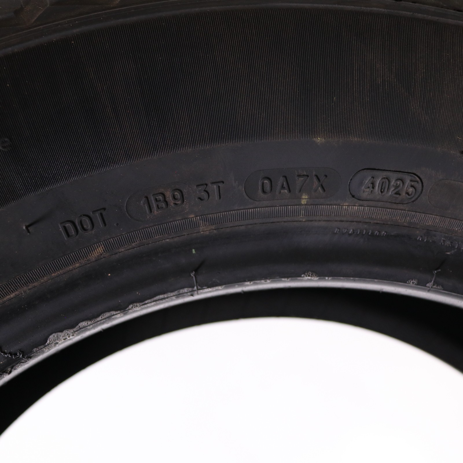 Set of 4 Used 225/65R17 Michelin CrossClimate 2 – 102H – 9-10/32