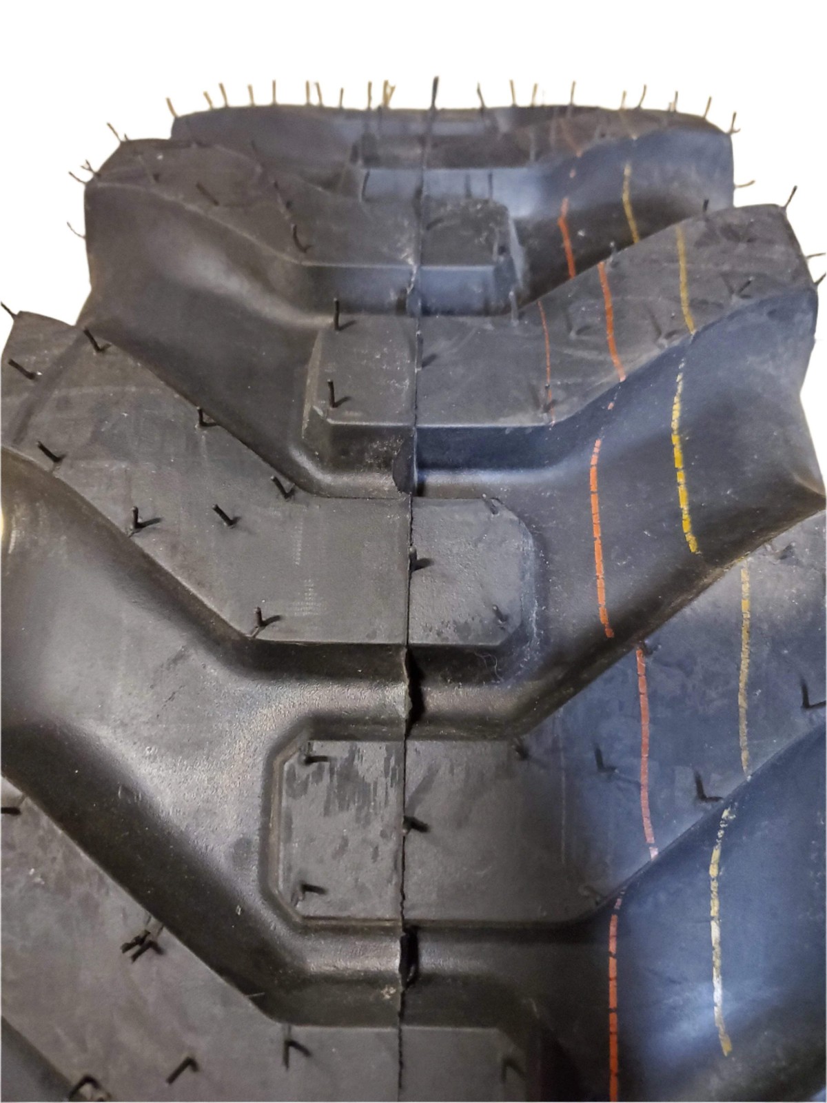 BKT SKID POWER BSW 25 8.5 14 106A 6PLY INDUSTRIAL TIRE 94042050