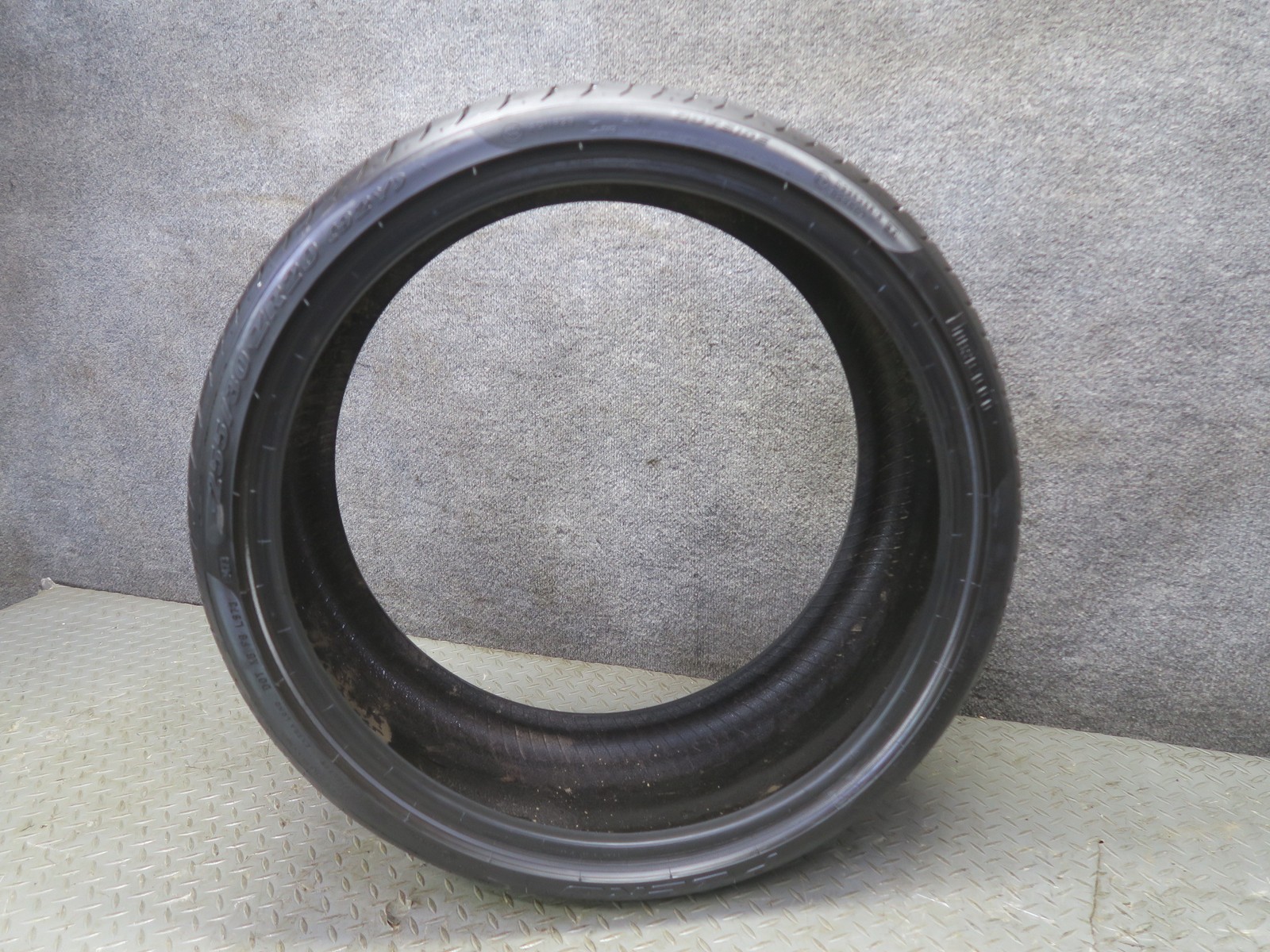 PIRELLI PZERO SUMMER TIRE 255/30 ZR20 92Y 0423 7/32 TREAD