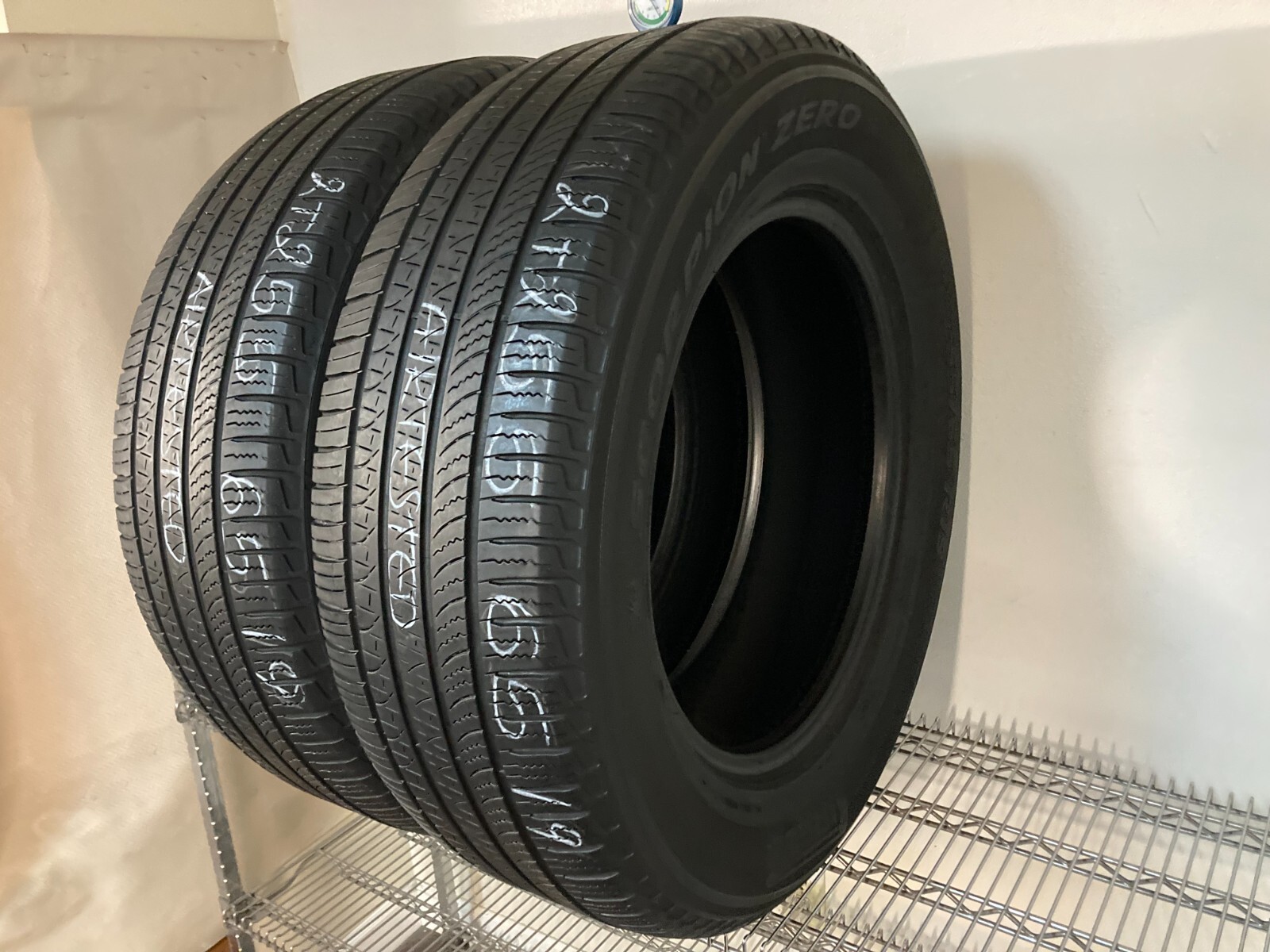 2 Tires 255 65 19 Pirelli Scorpion Zero LR A/S (5.50-6.00/32=61-66% Tread)