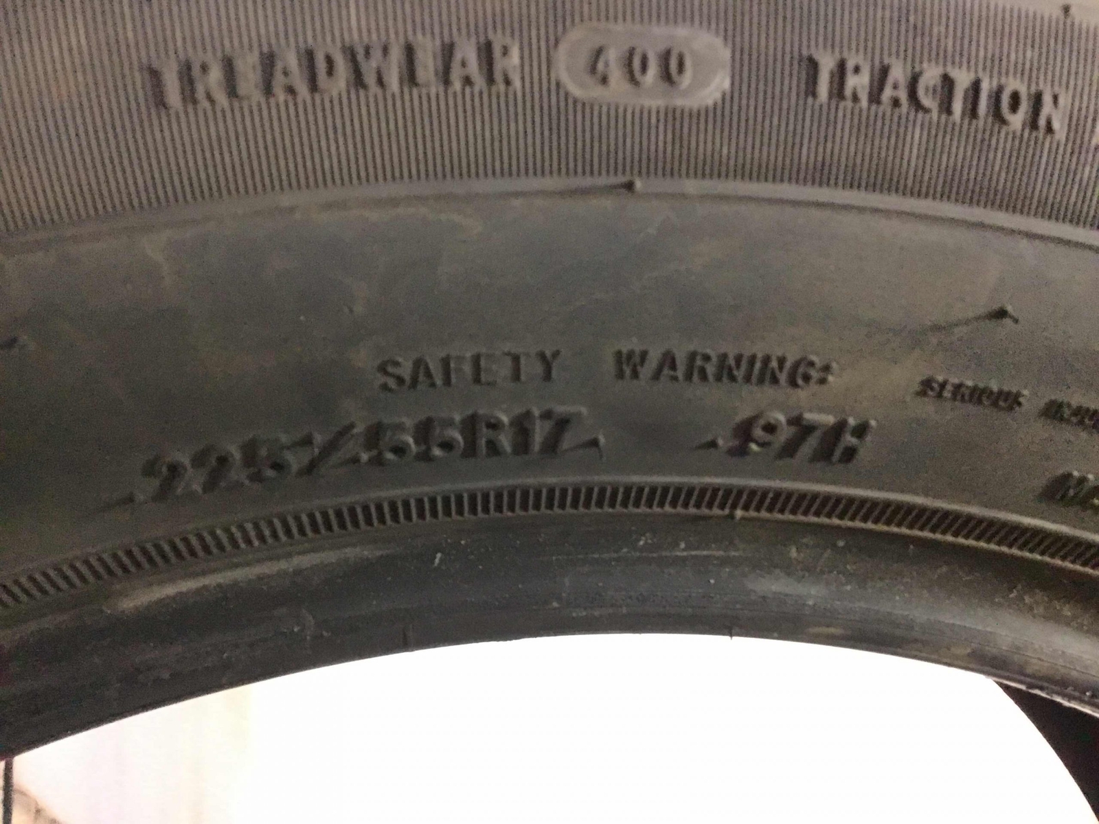 P225/55R17 Goodyear Eagle LS-2 97 H Used 8/32nds