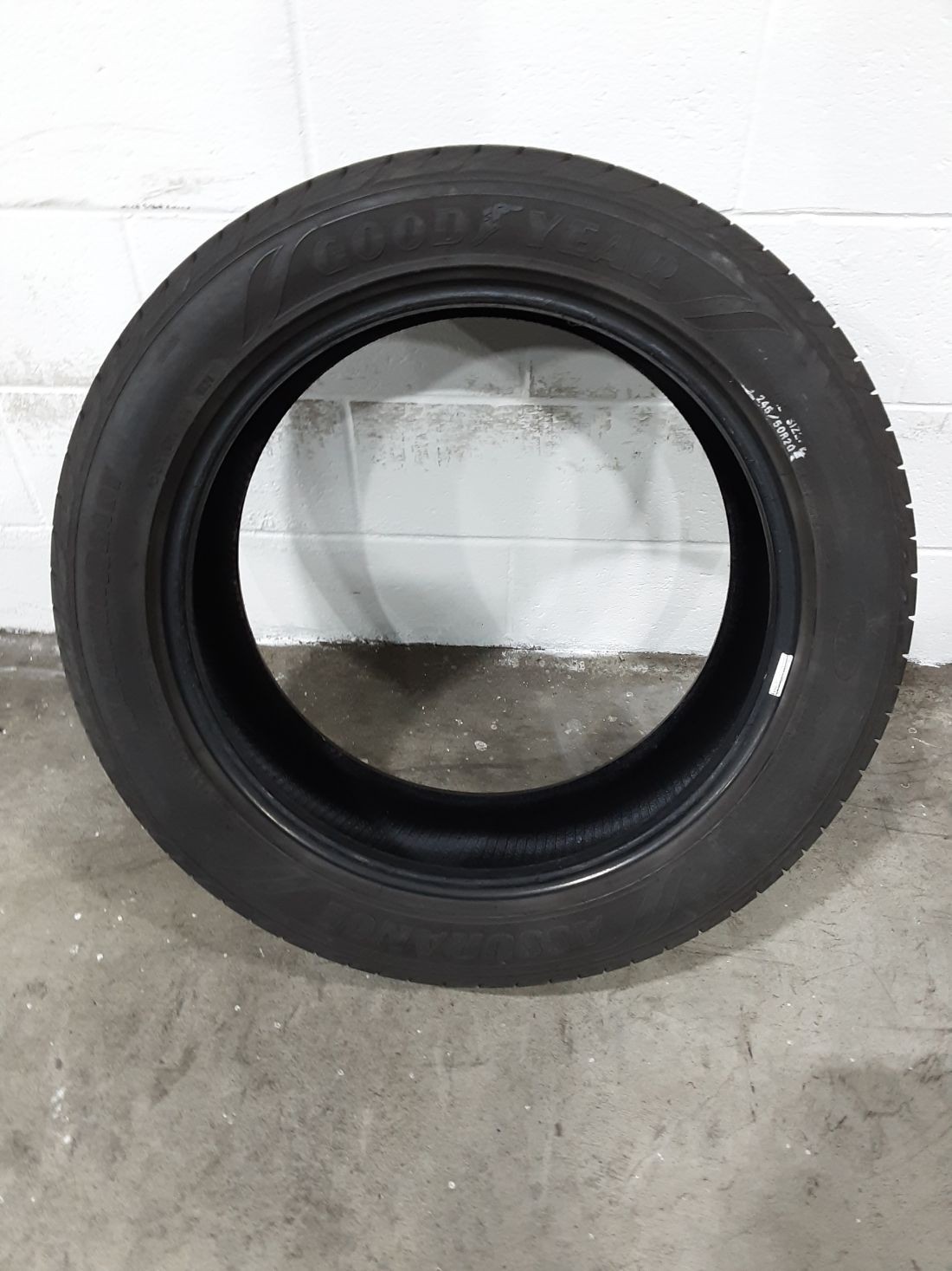 1x P245/50R20 Goodyear Assurance Weather Ready 9/32 102 H Used Tire 2455020
