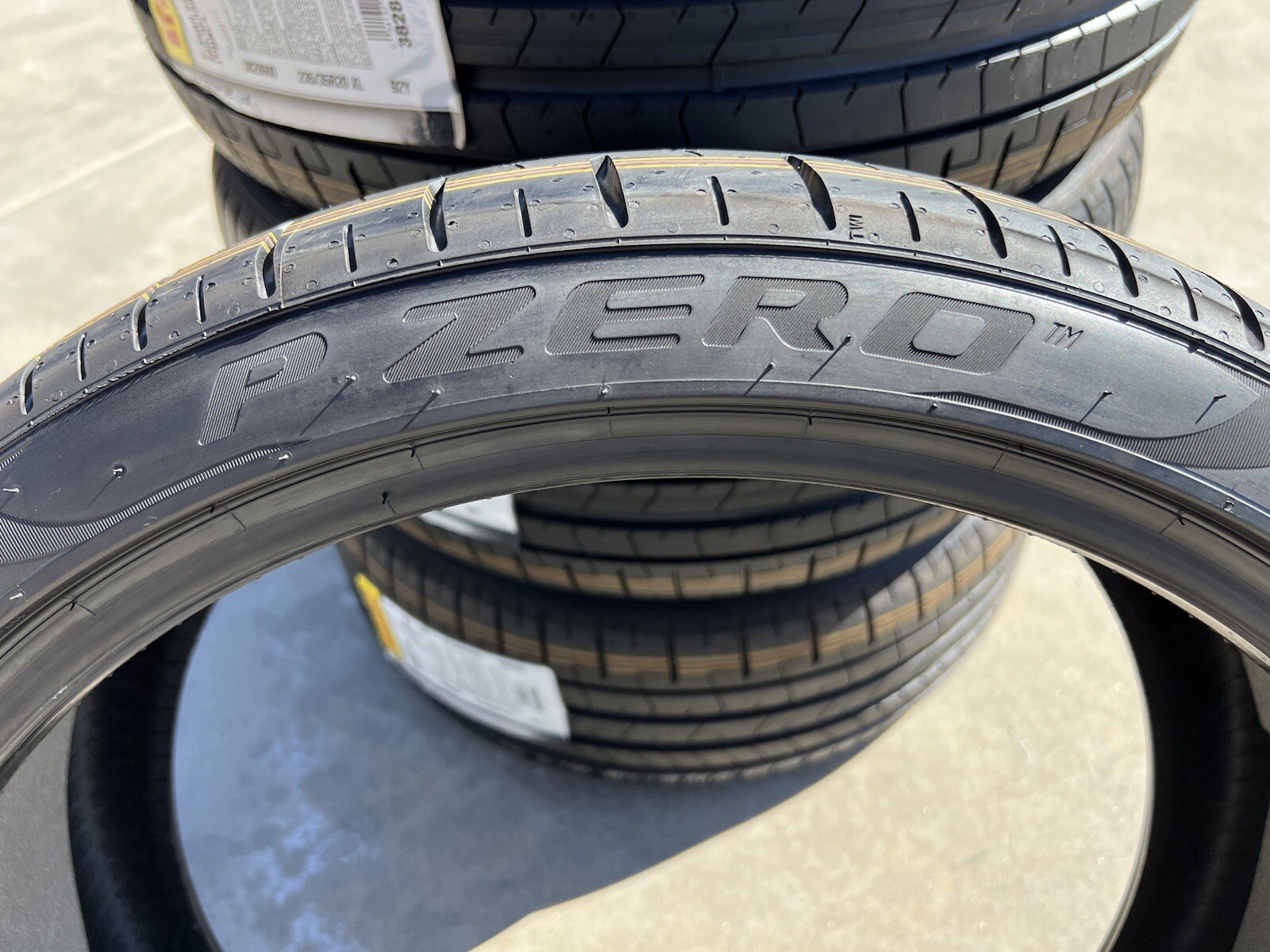 Set of FOUR BRAND NEW Pirelli P Zero PZ4 235/35R20 92Y T0 Tesla ELECT PNCS Tires